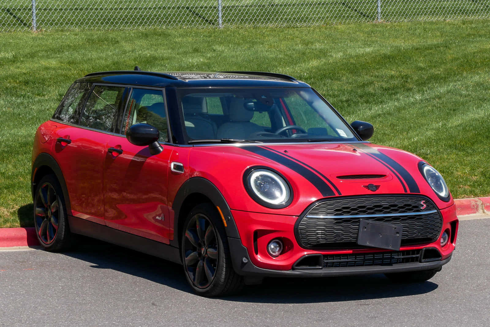 The Ultimate Driving Experience: Mini Cooper S Clubman All4 Wallpaper