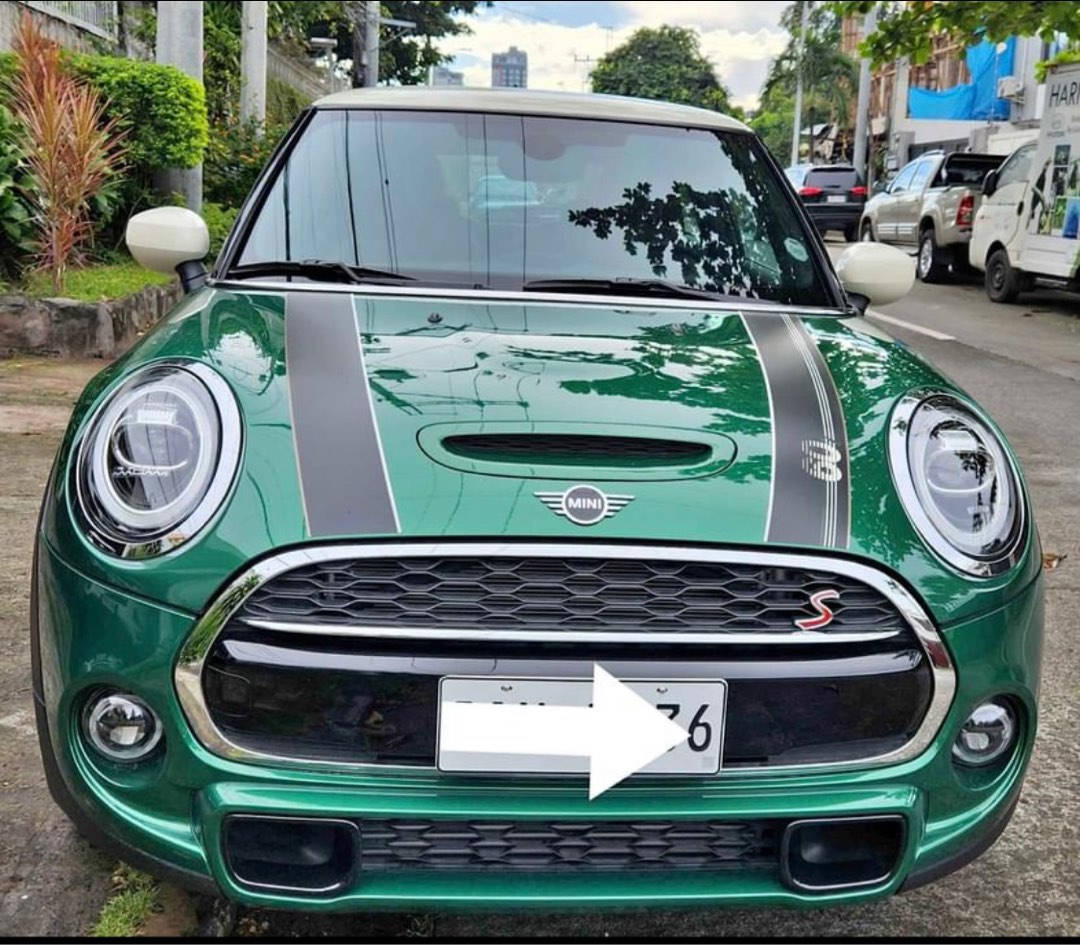 Mini Green And Black Front View Wallpaper