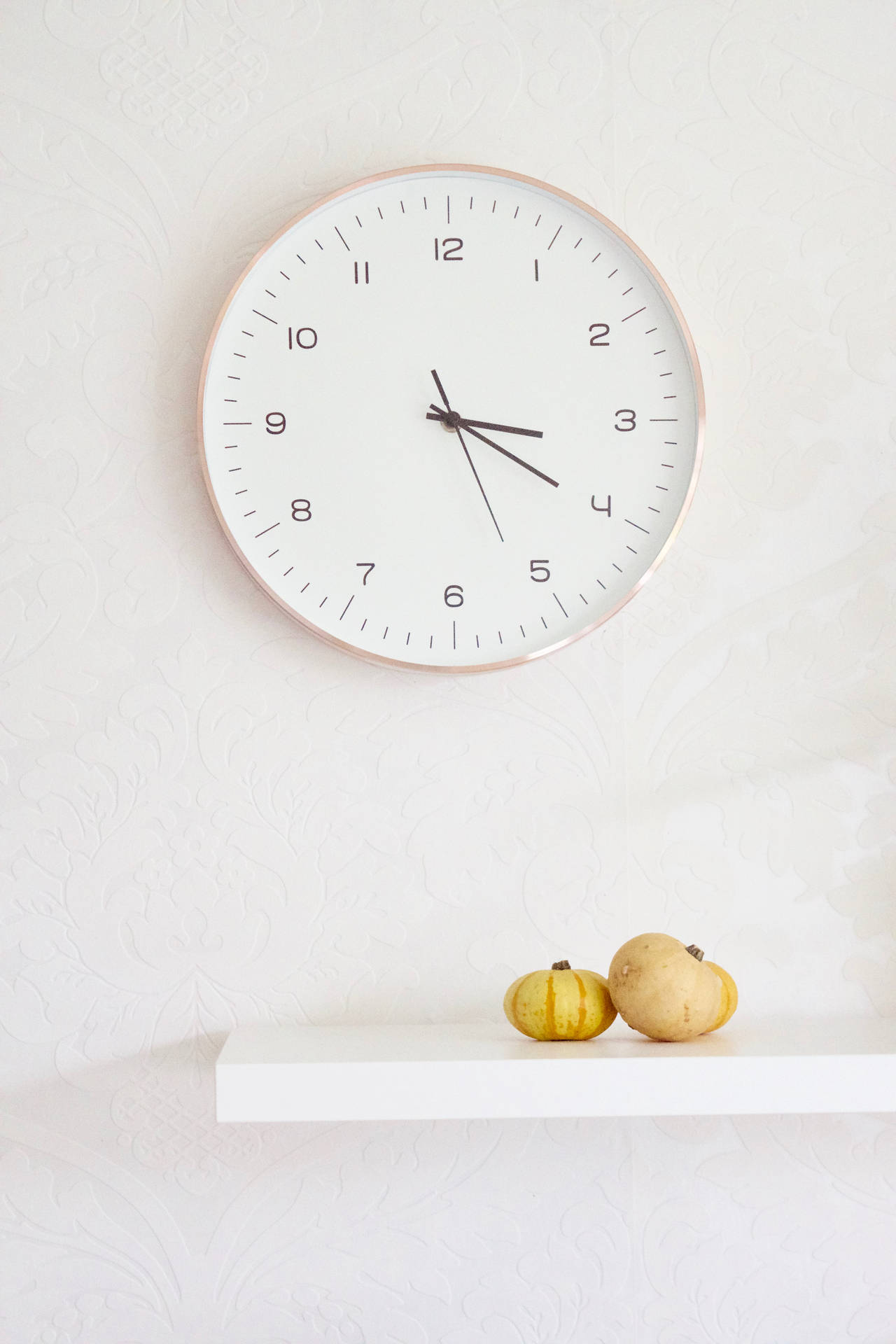 Minimalist Clock Image Wallpaper