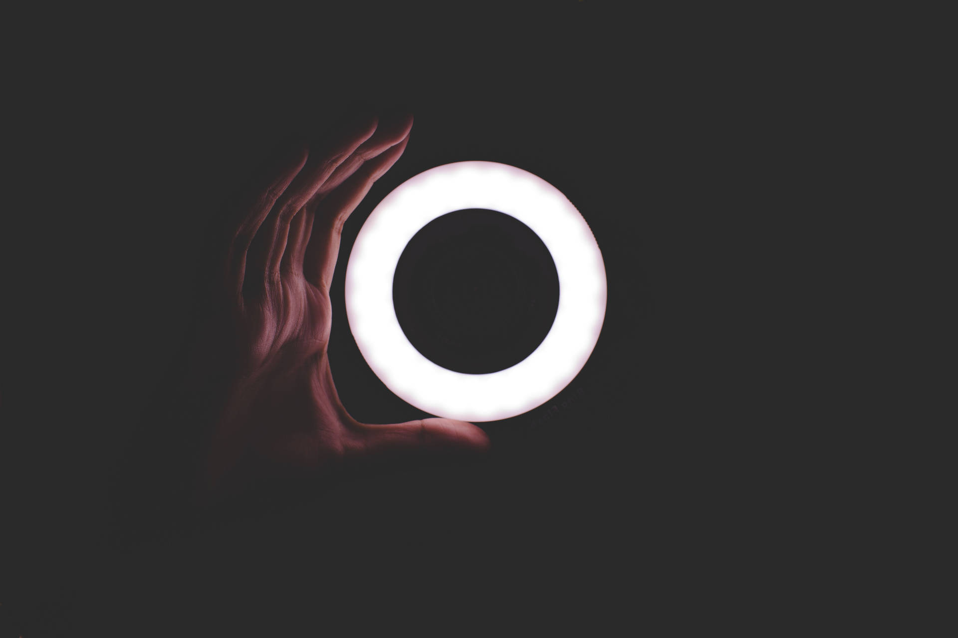 Minimalist Small Ring Led Light Picture