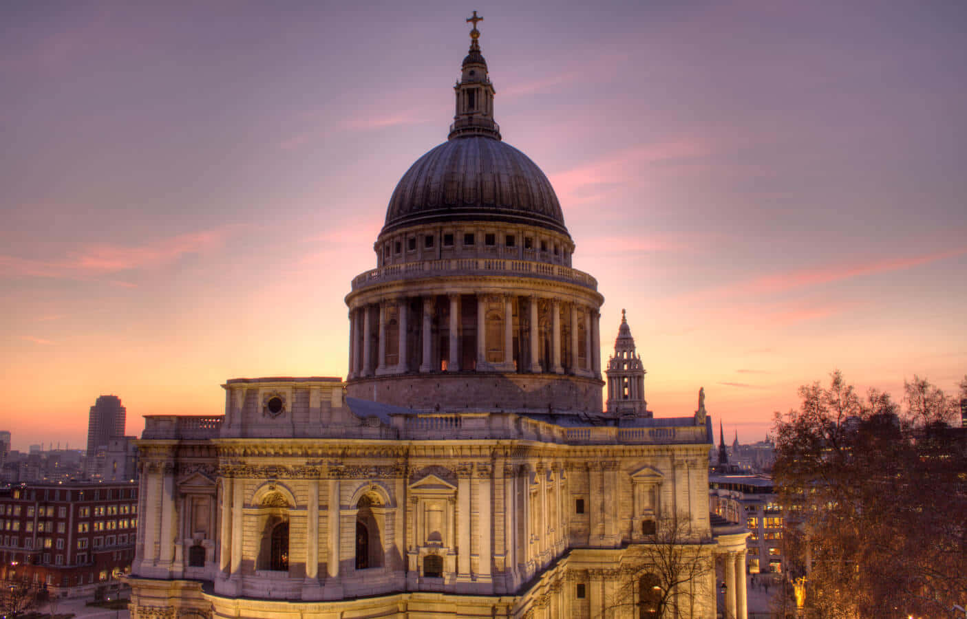 Minimalist St. Paul's Cathedral Sunset View Wallpaper