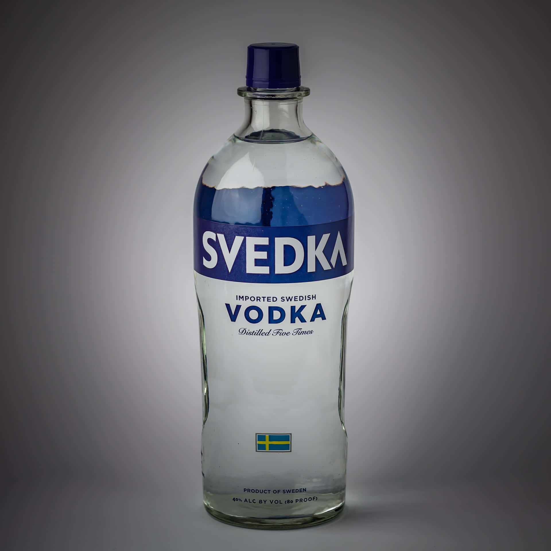 Minimalist Svedka Vodka Drink Bottle Wallpaper