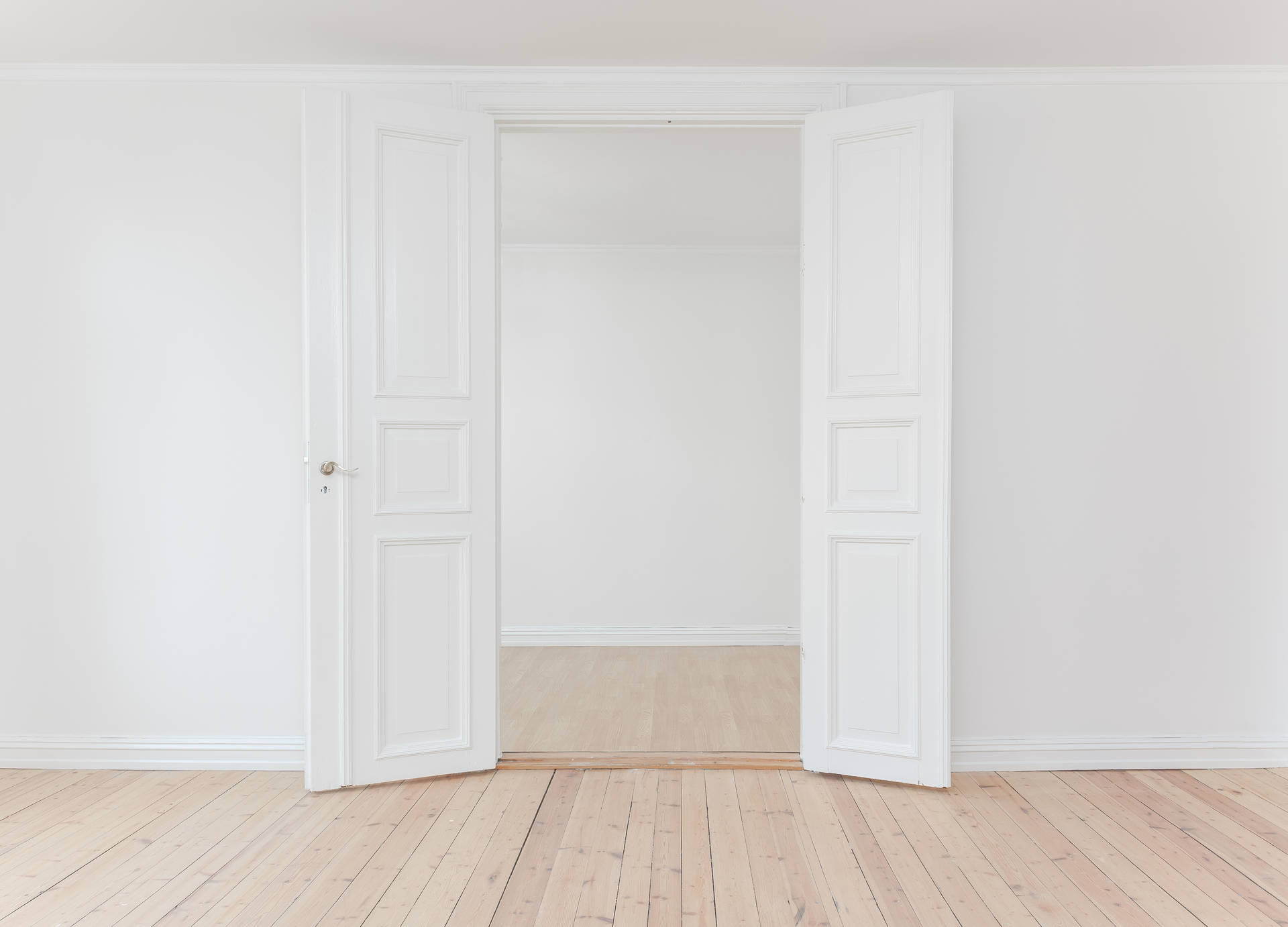 Minimalist White Room Picture