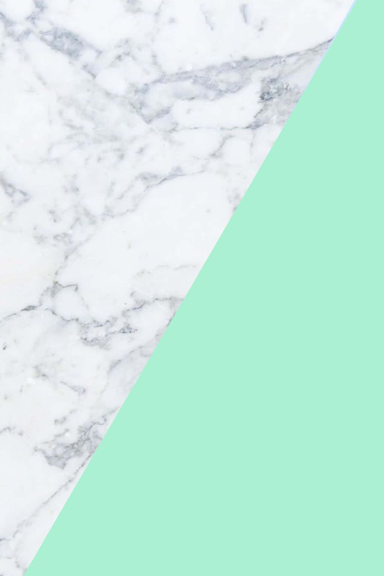 Green marble walls provide a luxurious, calming feel Wallpaper