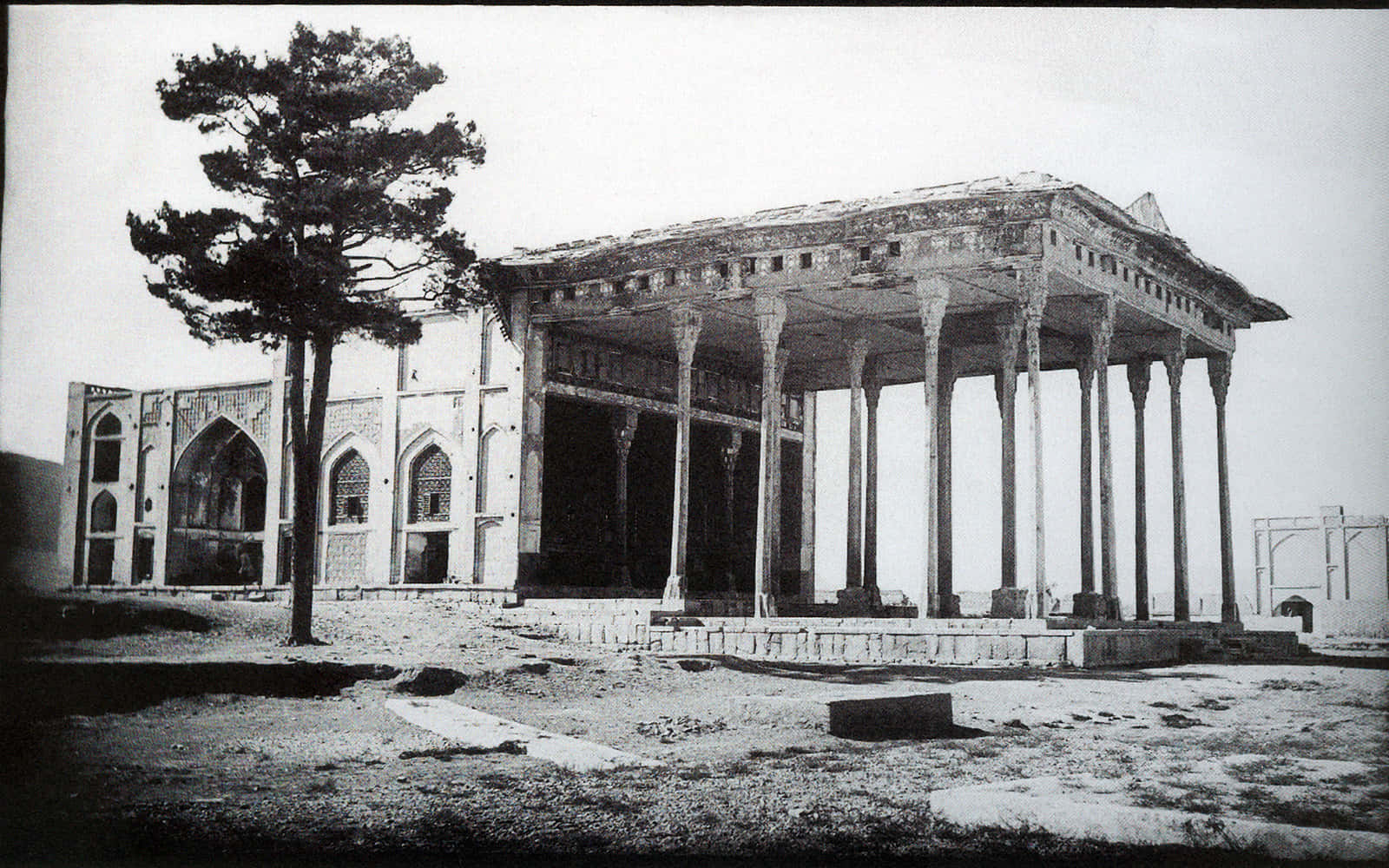 Mirror Palace Vintage Isfahan Reconstruction Wallpaper