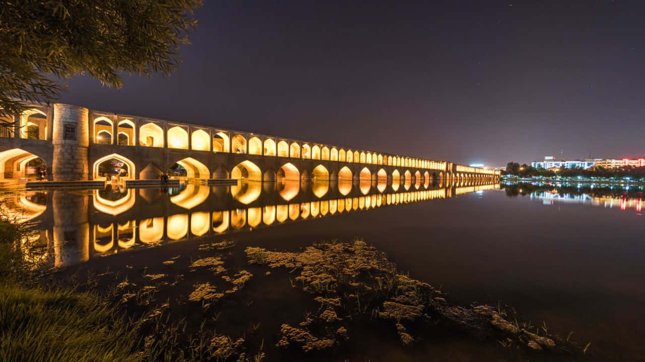 Mirrored Si O Se Pol Bridge Isfahan Wallpaper