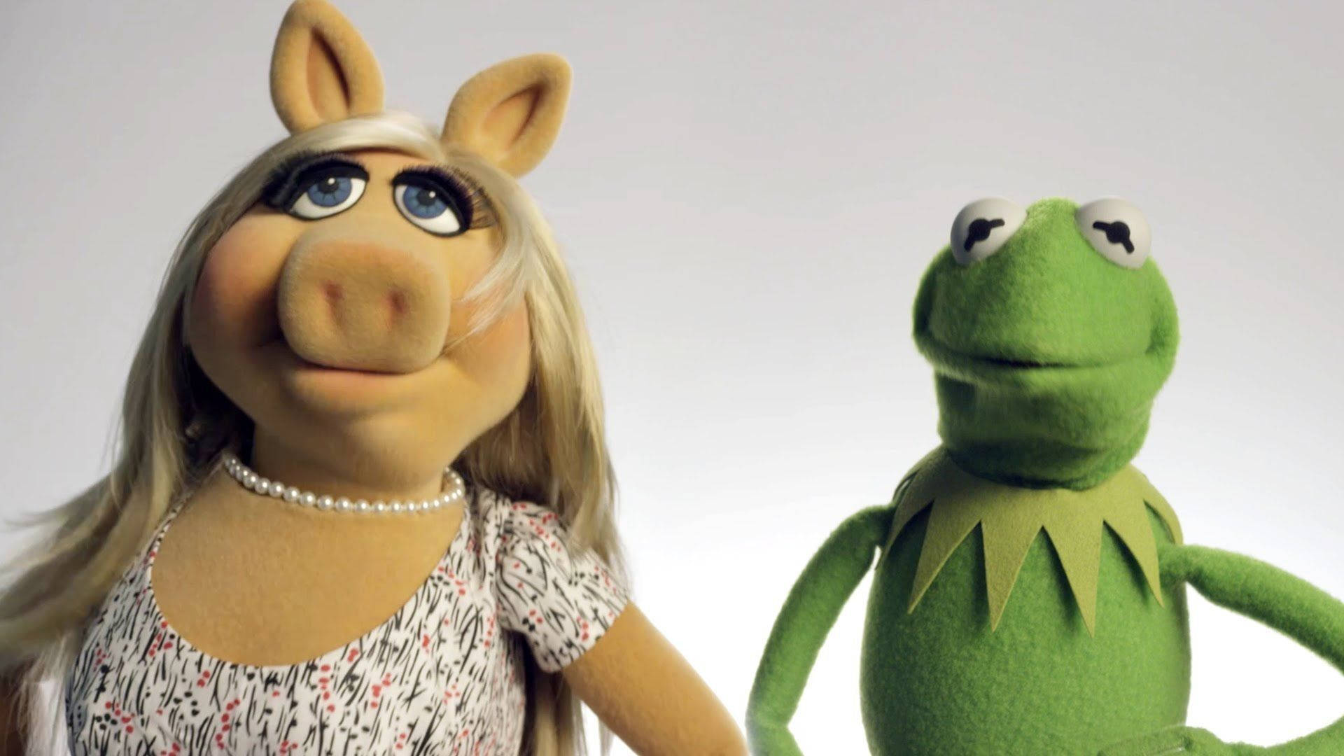 Miss Piggy og Kermit søde partnere om natten Wallpaper
