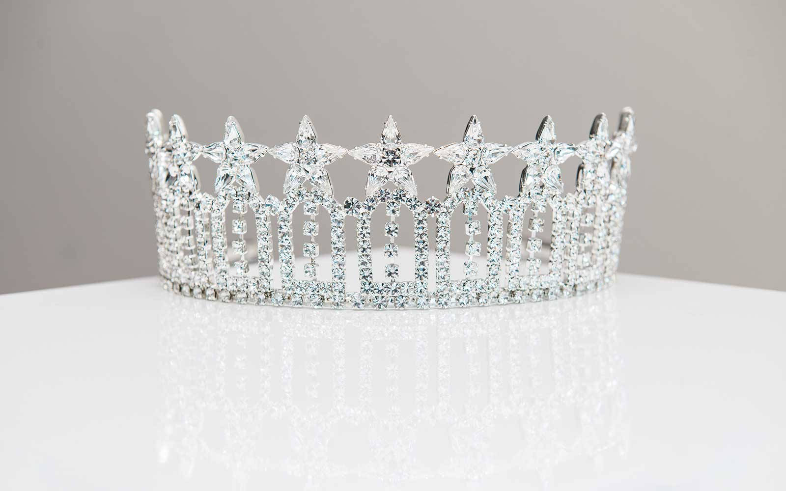 Captivating Elegance of the Miss USA State Crown Wallpaper