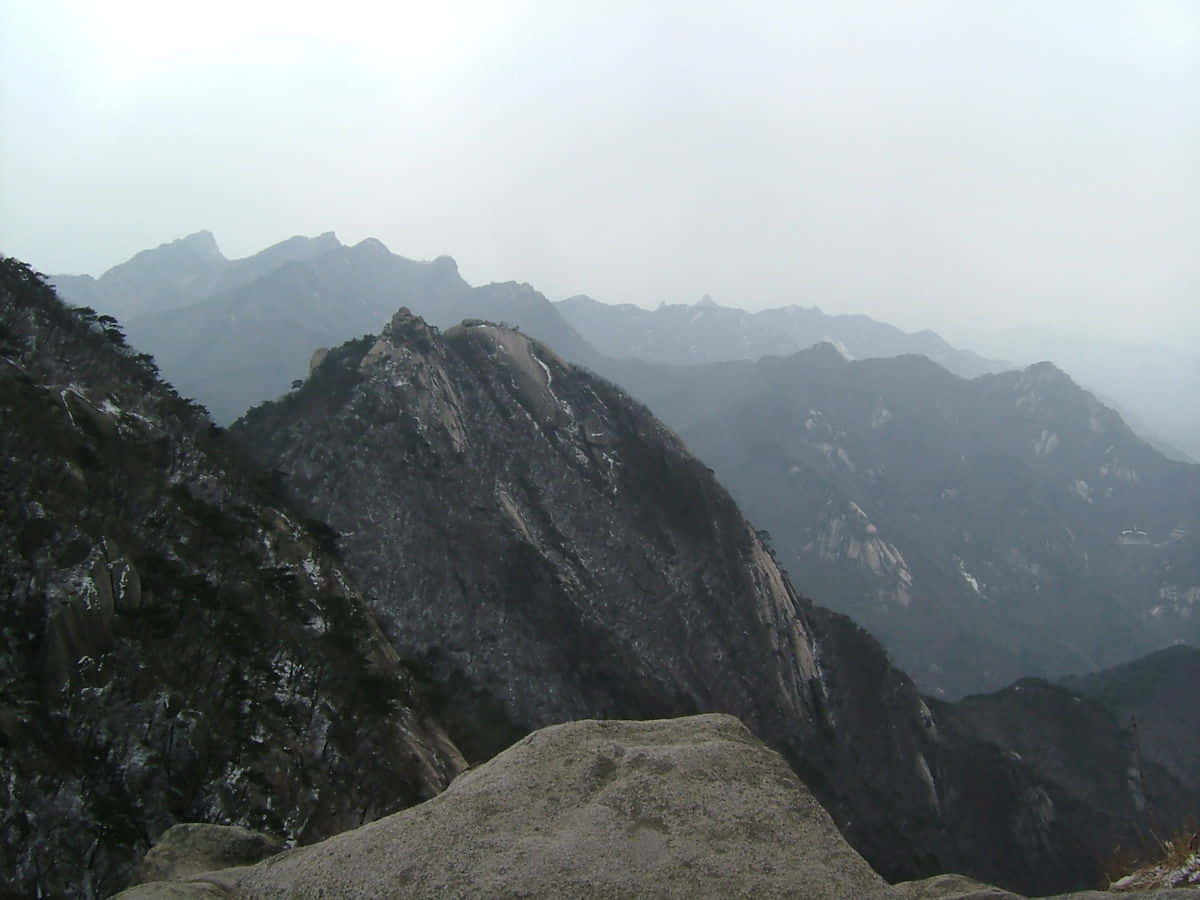 Mistige Berg Uitzicht Bukhansan Nationaal Park Achtergrond