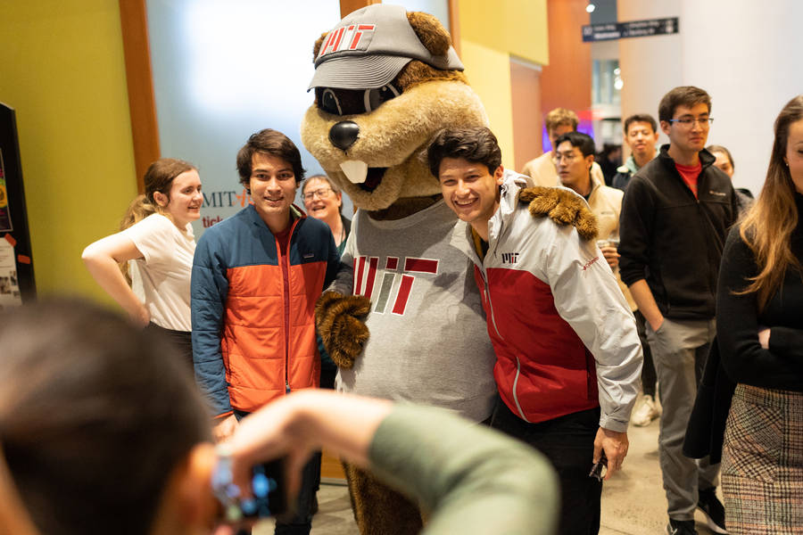 Mit Students With Mascot Wallpaper