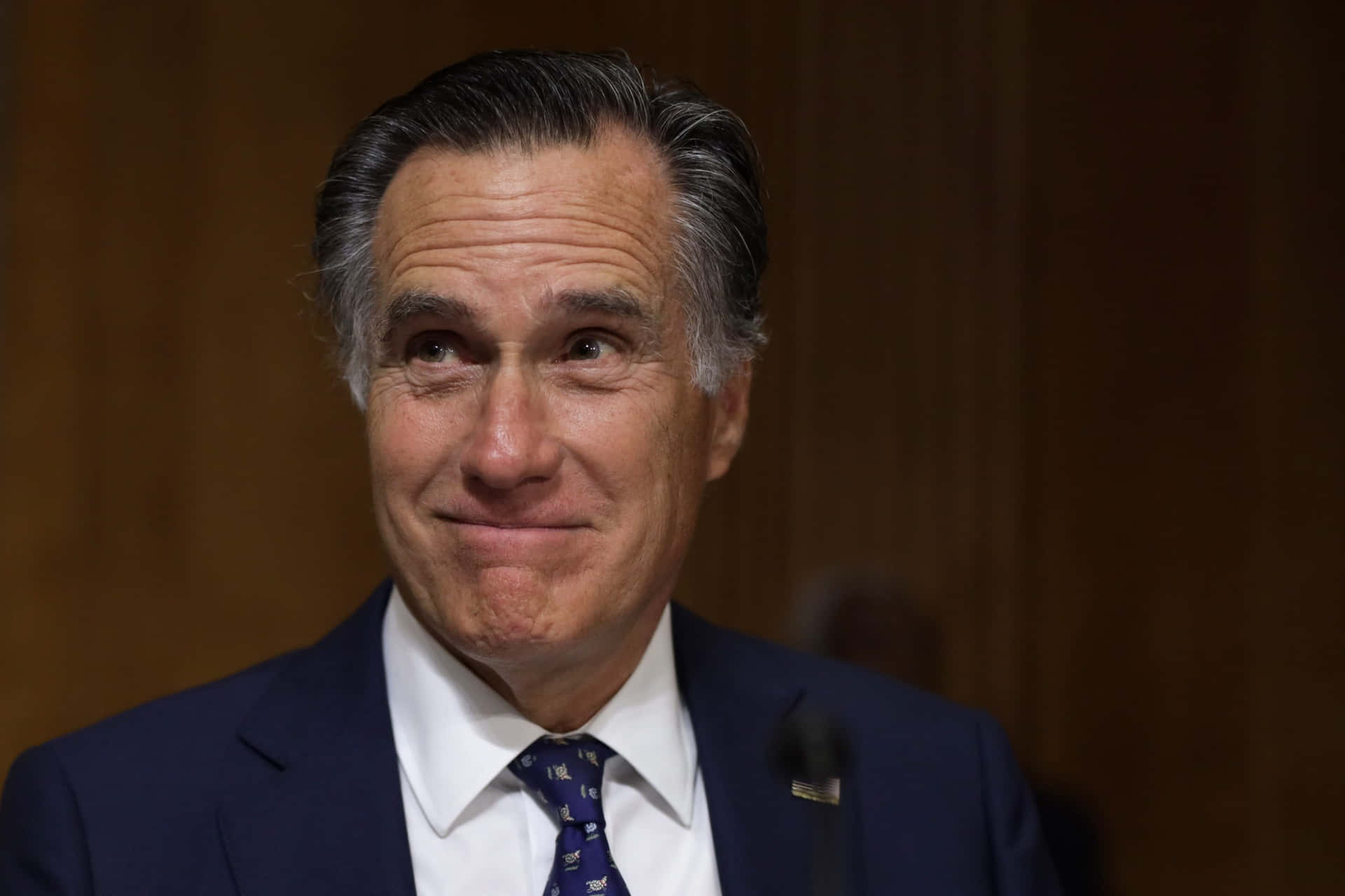 Mitt Romney Smilingin Suit Wallpaper