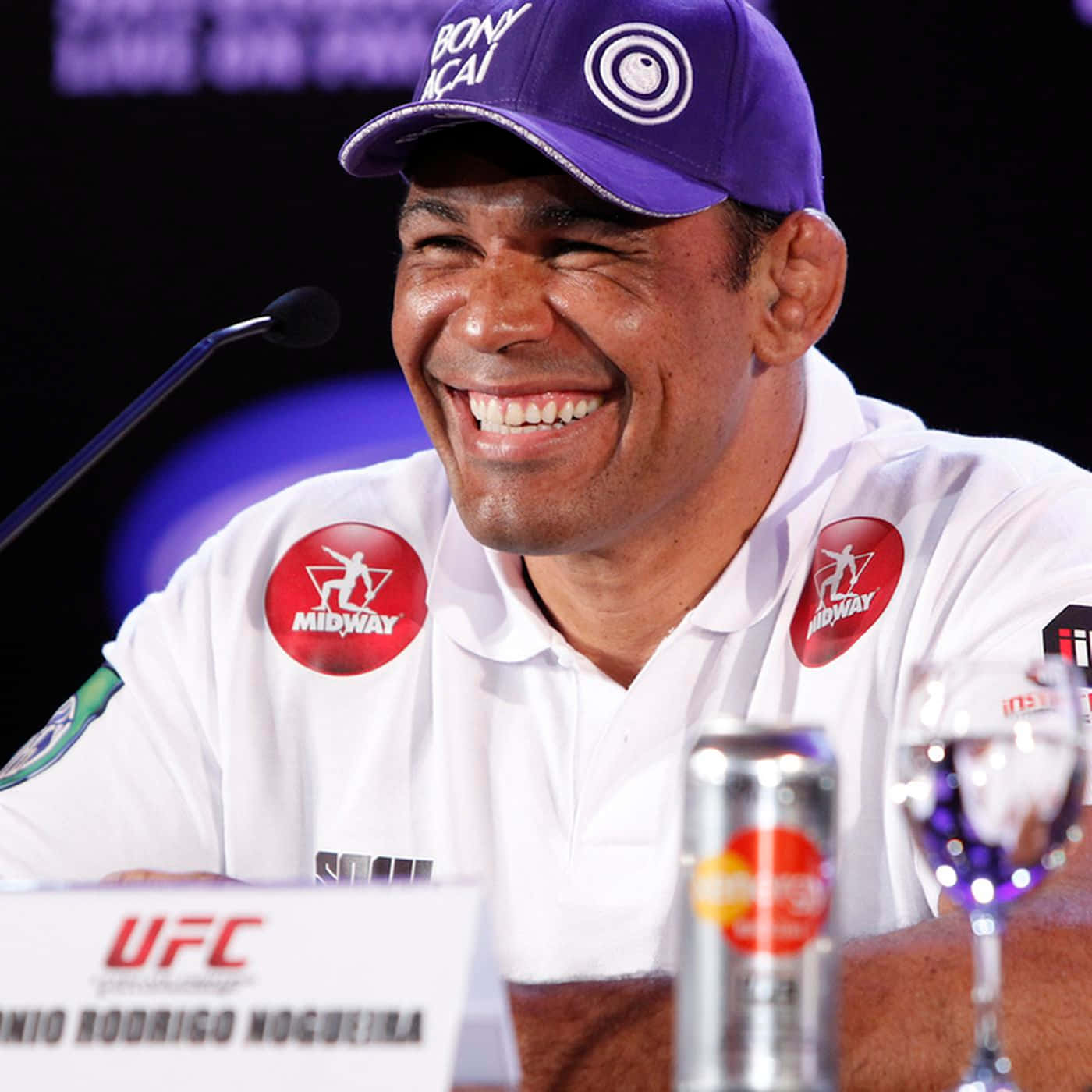 Mixed Martial Arts fighter Antonio Rogerio Nogueira på en UFC-pressekonference Wallpaper