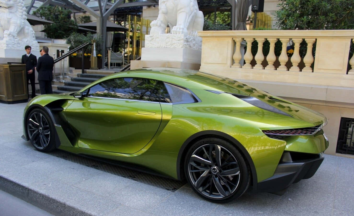 Modern Design Of Ds Automobiles Ds E-tense On Display Wallpaper