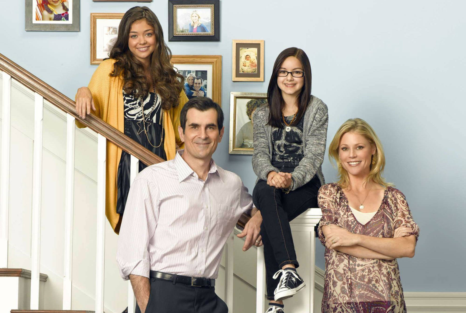 Top 999 Modern Family Wallpaper Full HD 4K Free To Use