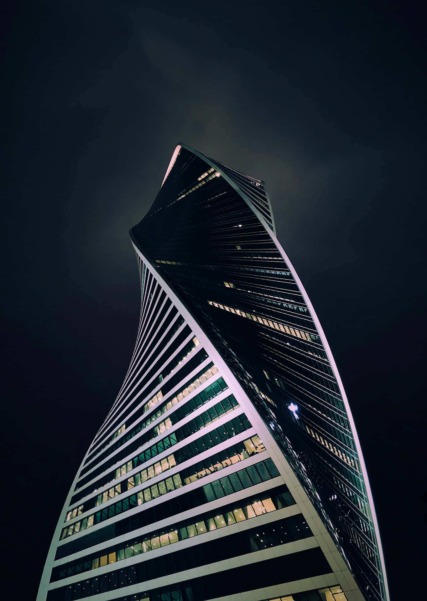 Rascacielosmoderno Iphone Evolution Tower Rusia. Fondo de pantalla