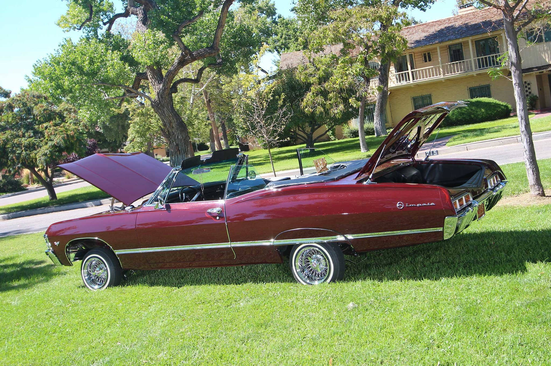 Modified Chevrolet Impala 1967 Wallpaper
