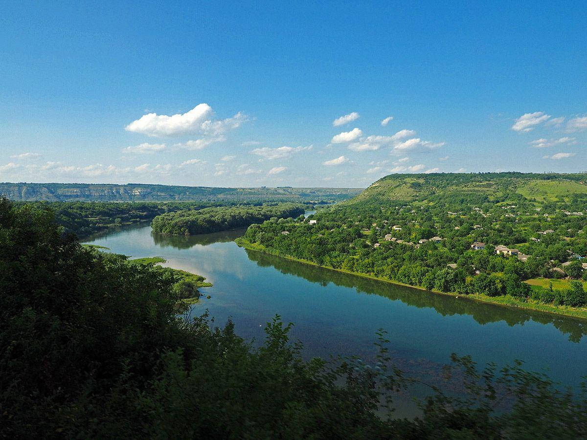 Moldovas Nature River View Wallpaper