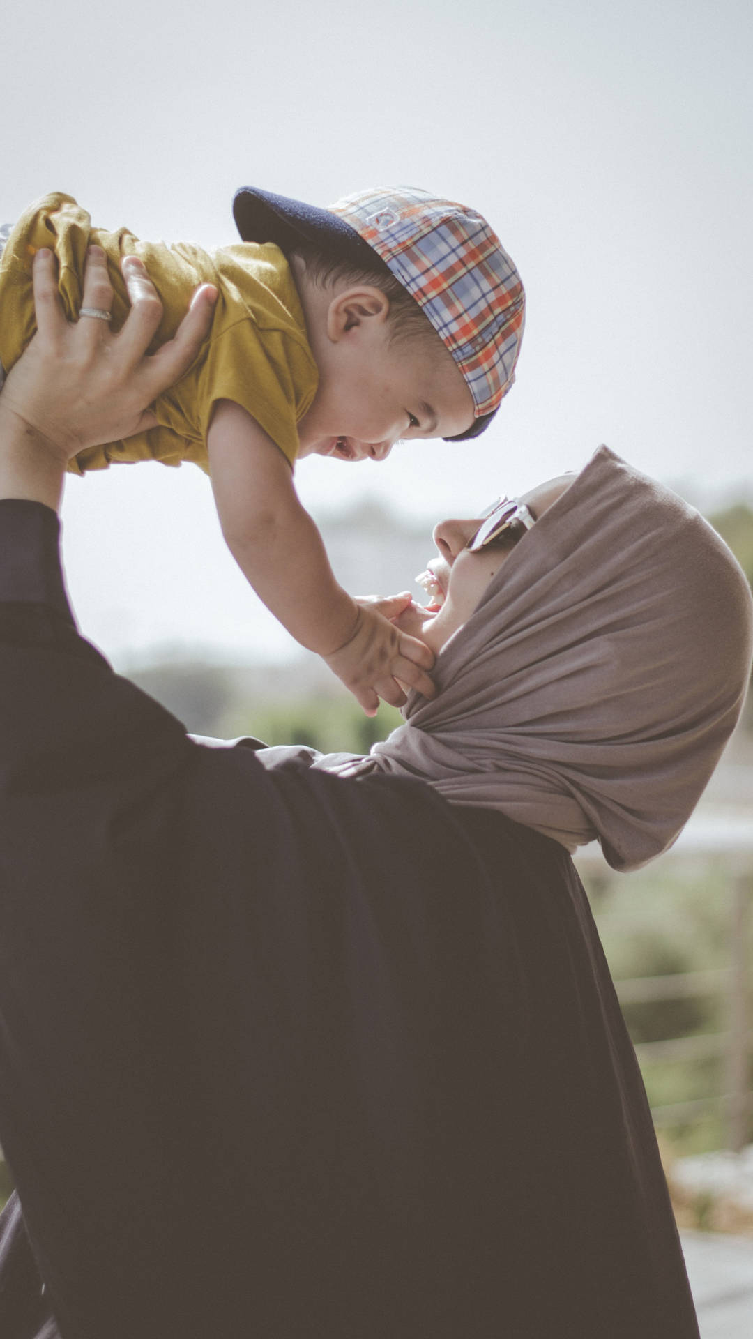 Mammae Figlio Con Il Hijab Sfondo