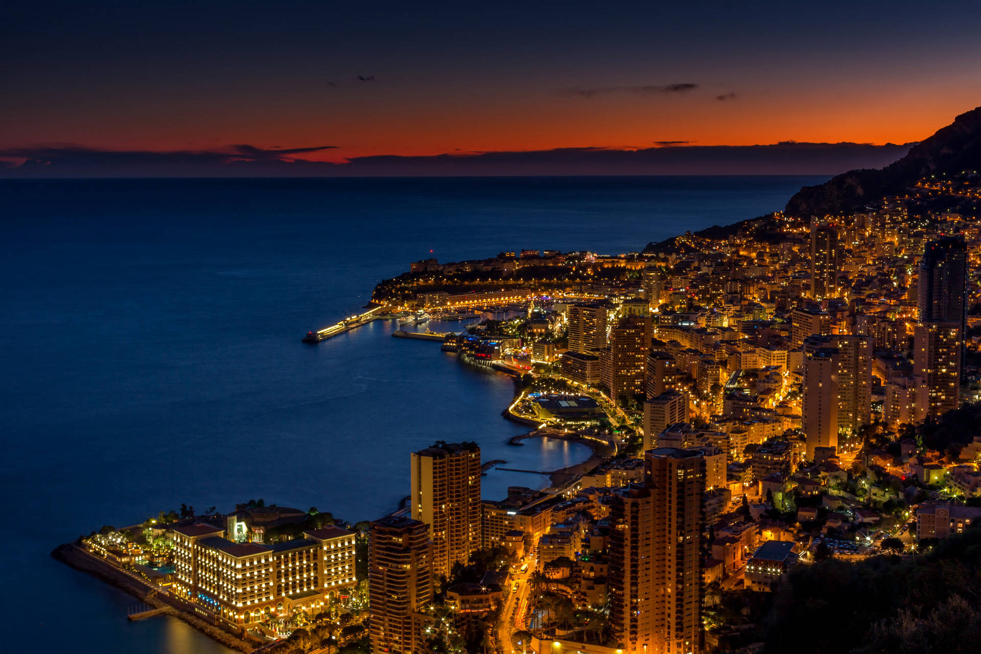 Monaco Glødende I Mørket Wallpaper