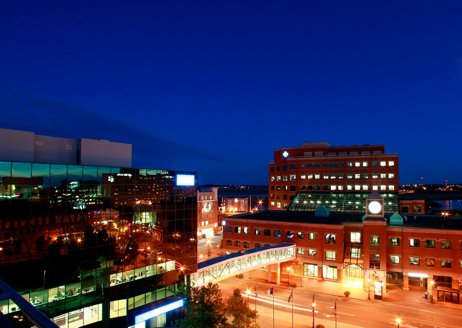 Paysage Urbain De Moncton Au Crépuscule Fond d'écran