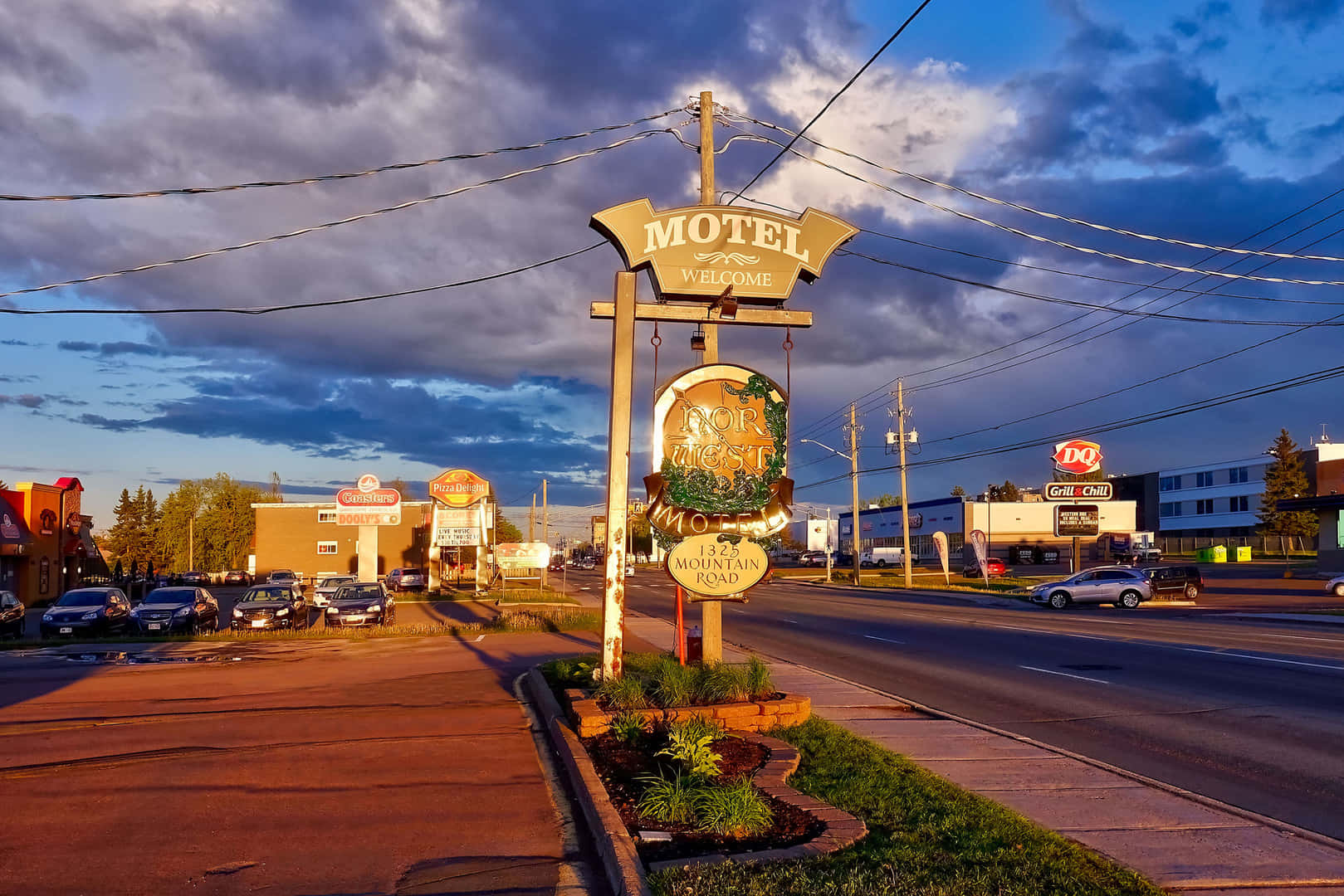 Vue De La Rue Du Motel De Moncton Au Coucher Du Soleil Fond d'écran