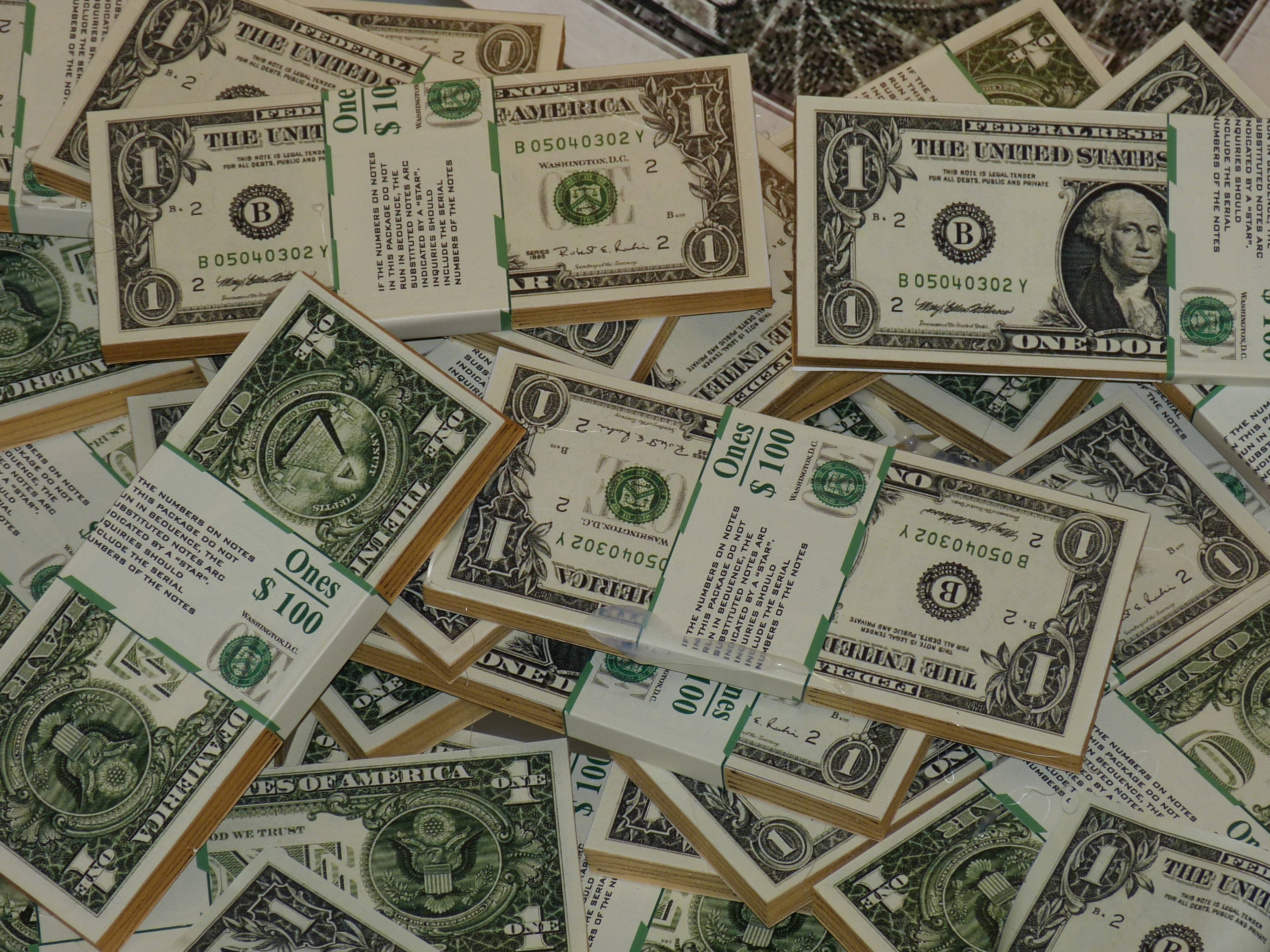 Geldhintergrund Ein-dollar-bündel Hundert Dollar Wallpaper