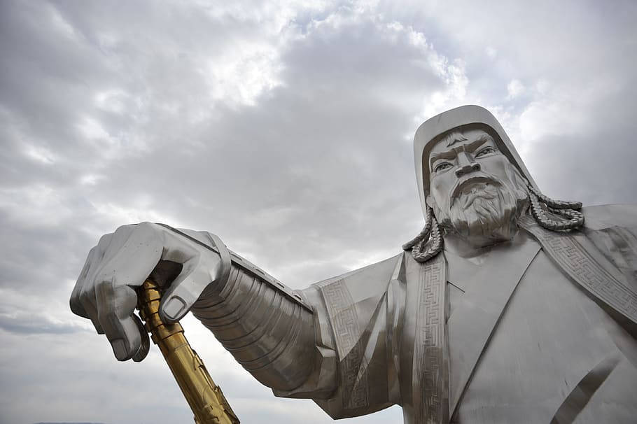Estatuade Temujin En Mongolia Fondo de pantalla