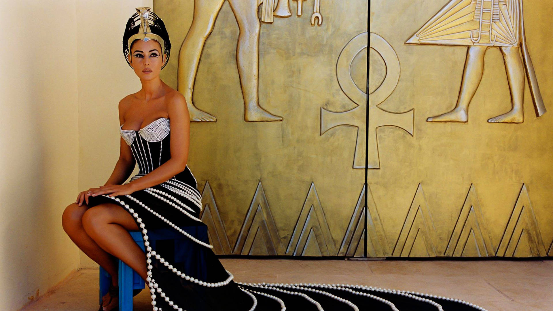 Monica Bellucci As Cleopatra Wallpaper