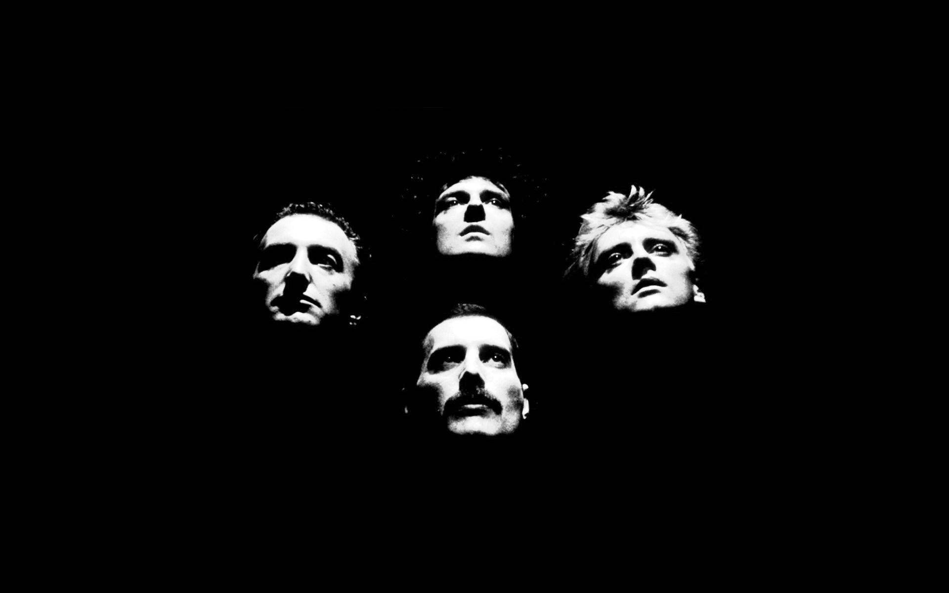 Monochromatic Image Of The  Band Queen Wallpaper