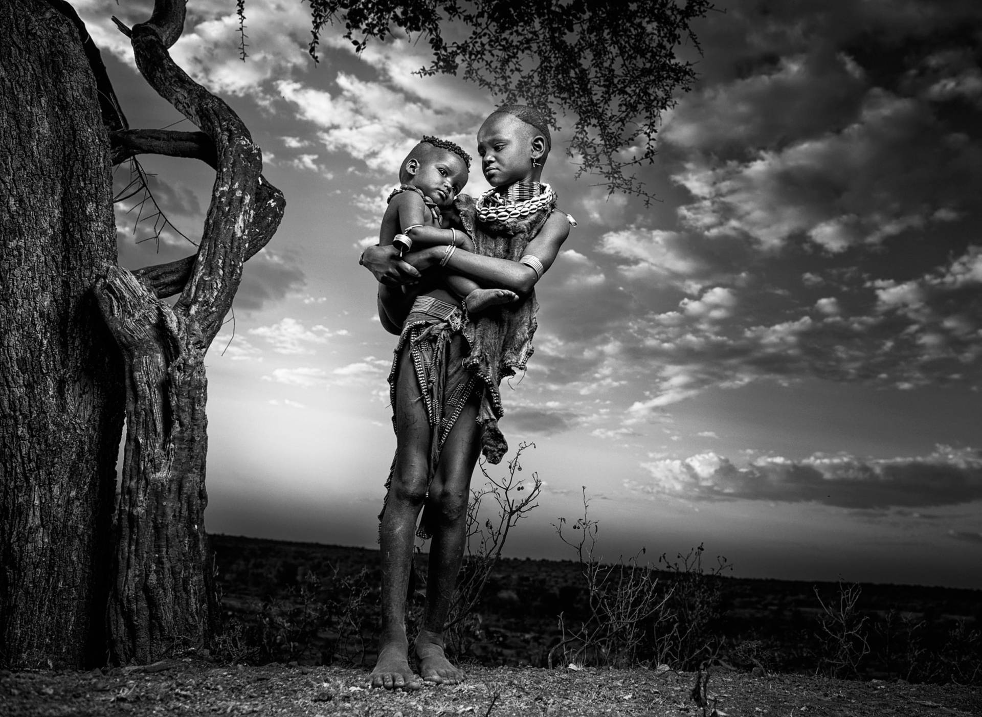 Monokrom Etiopien Børn ved Træet Wallpaper