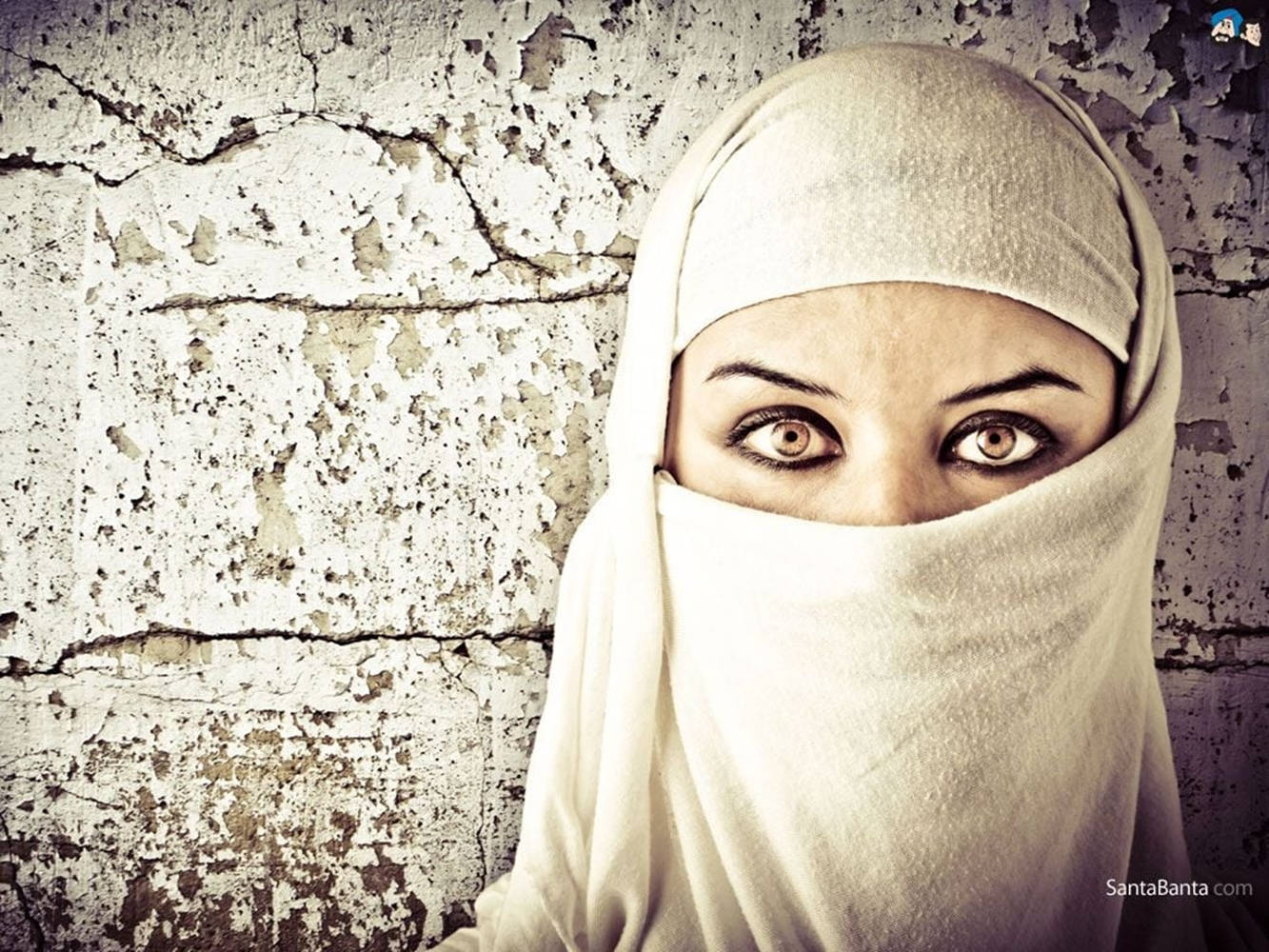 Monochrome Hijab Girl Wallpaper