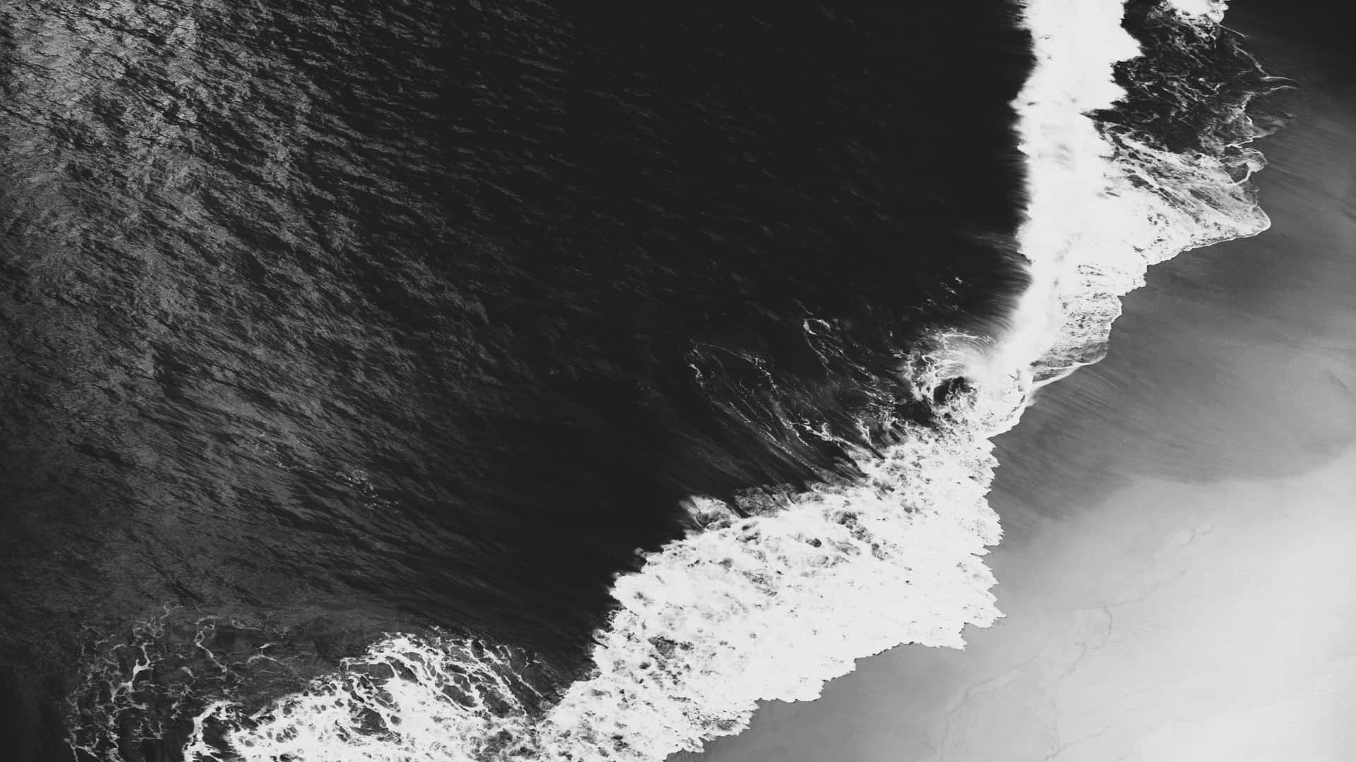 Monochrome_ Ocean_ Waves_ Crashing_4 K Wallpaper