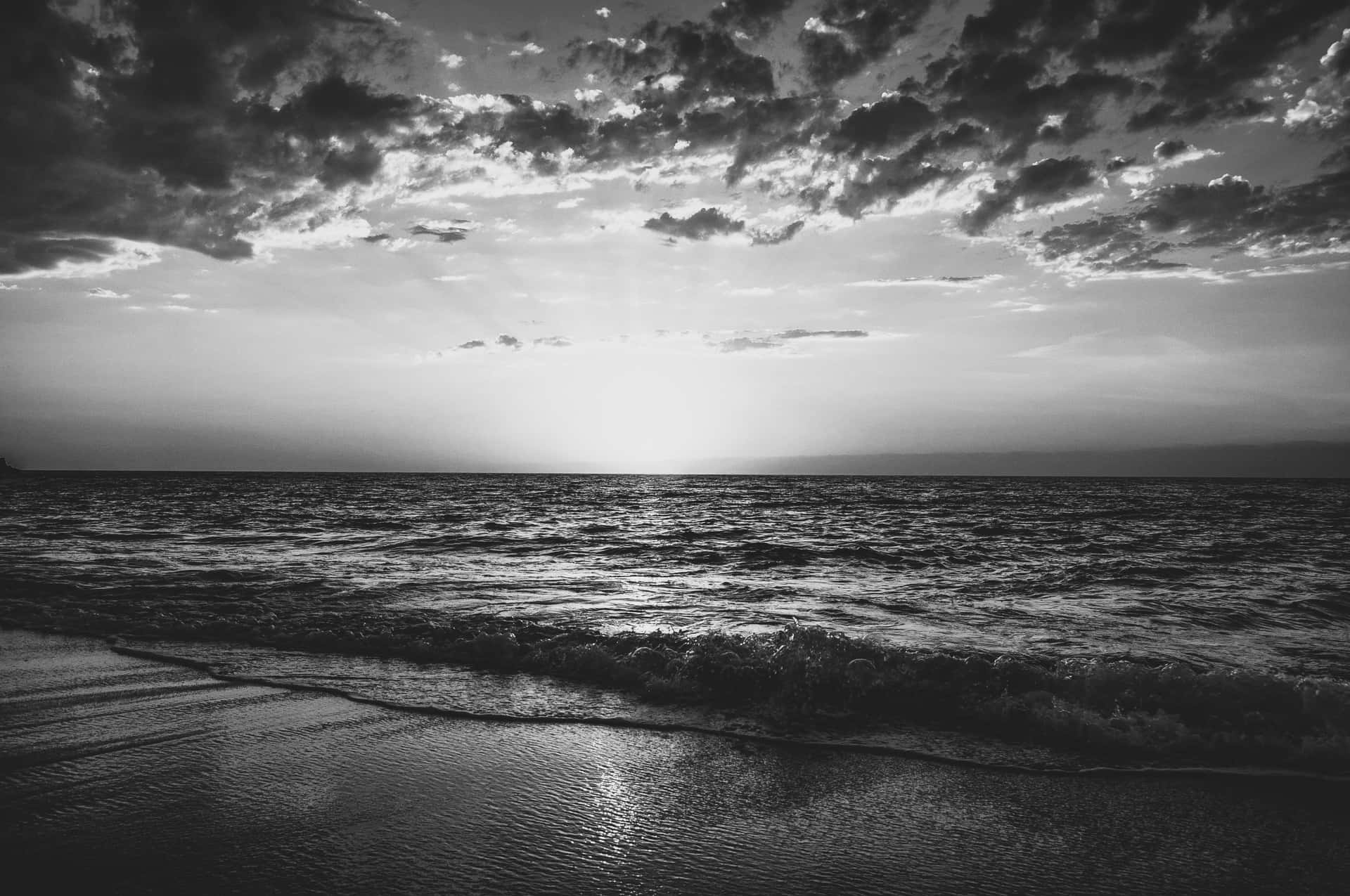 Monochrome_ Sunset_ Ocean_ View Wallpaper