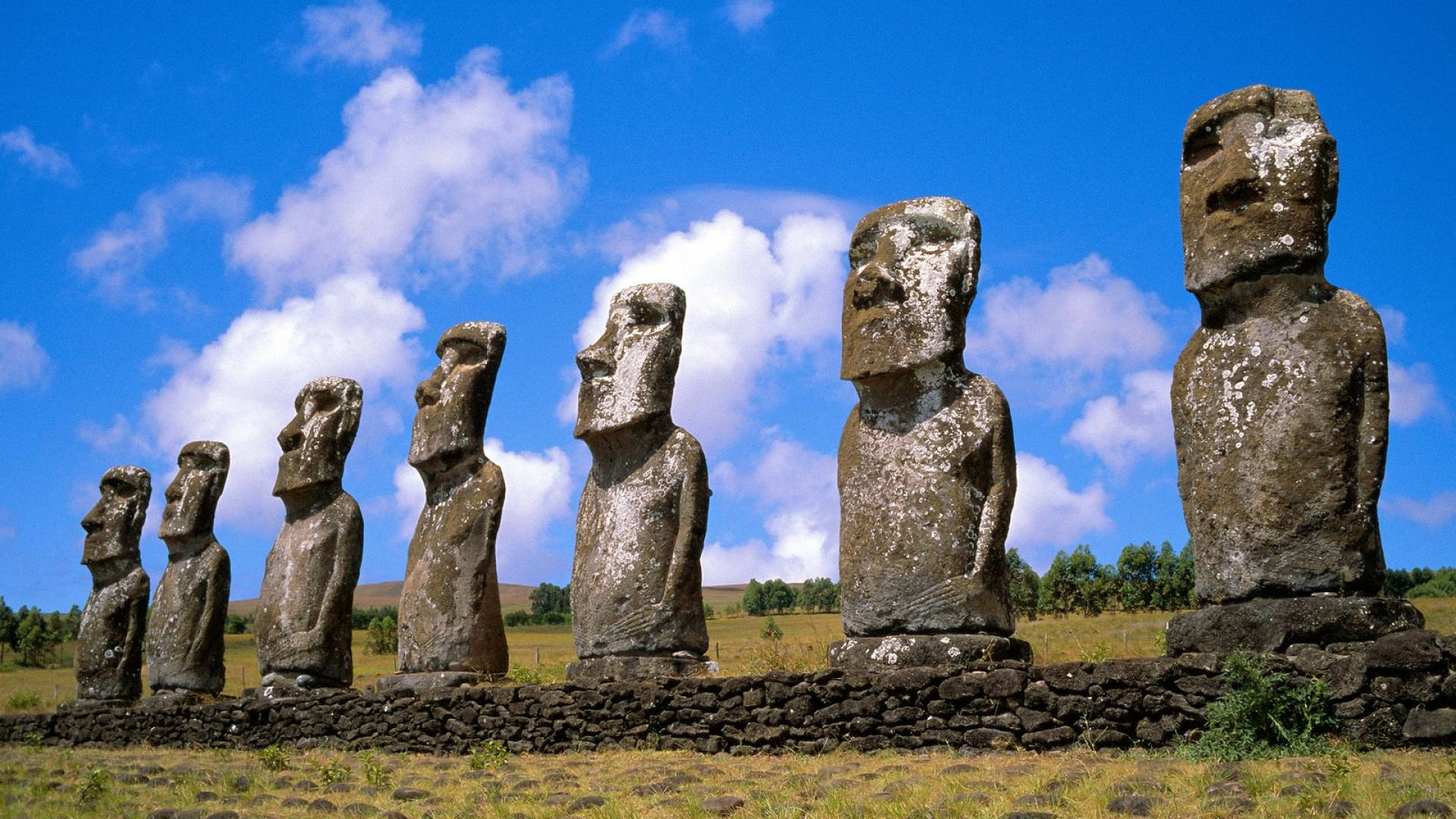 Monolith Human Figures In Chile Wallpaper