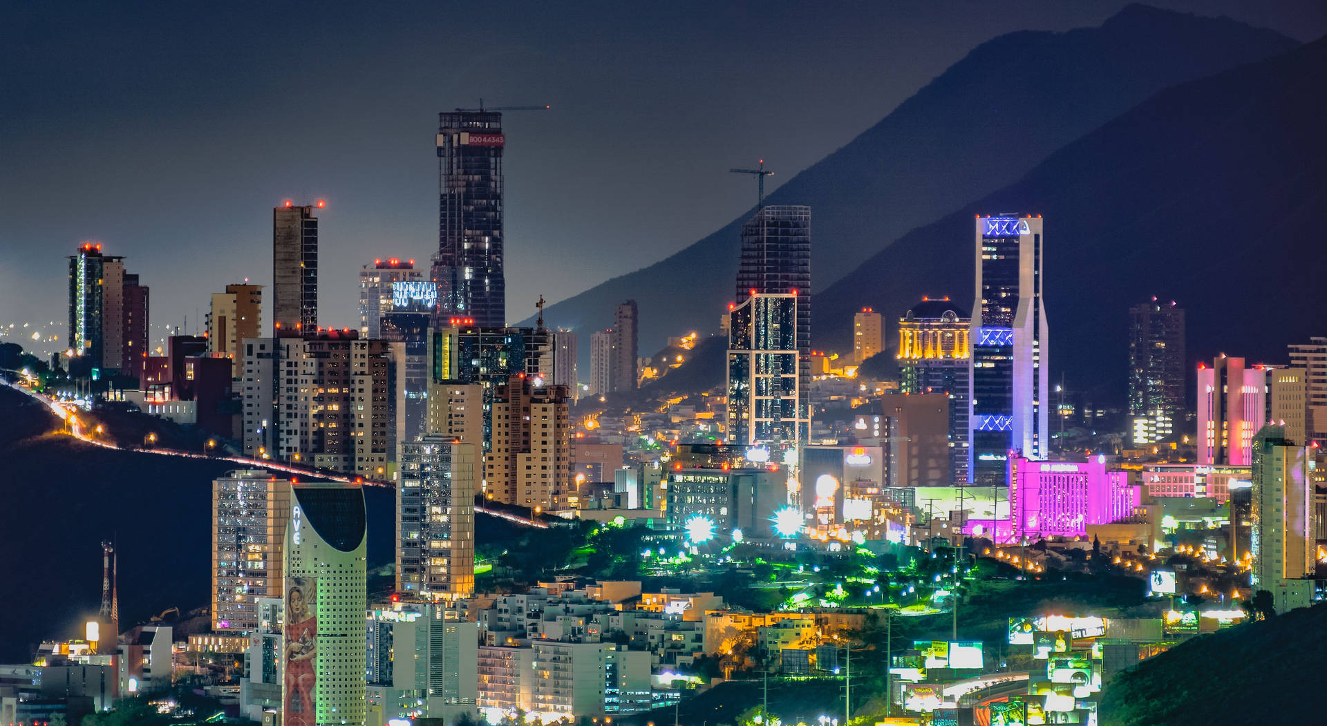 Paesaggio Urbano Di Monterrey Di Notte Sfondo
