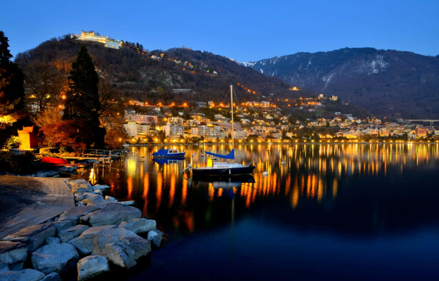 Montreux Lake Geneva Night View Wallpaper