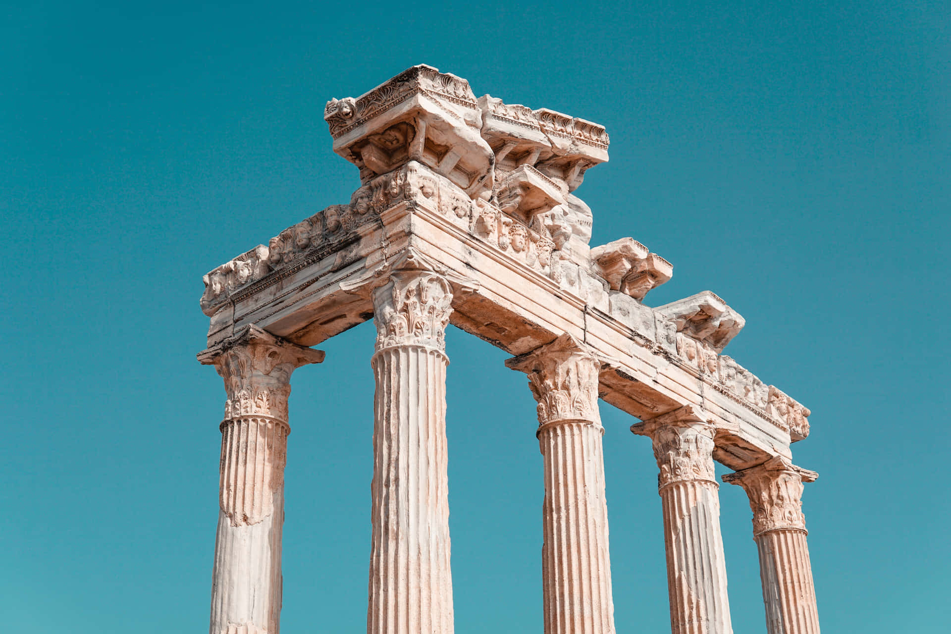 Monument Historique Dans Le Temple D'apollon Fond d'écran