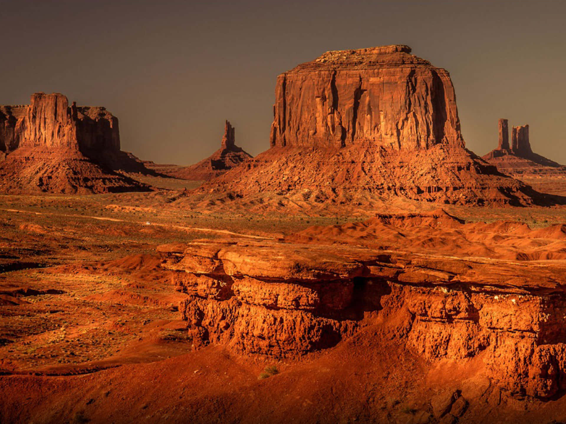 Maestosabellezza Del Parco Tribale Navajo Di Monument Valley Sfondo