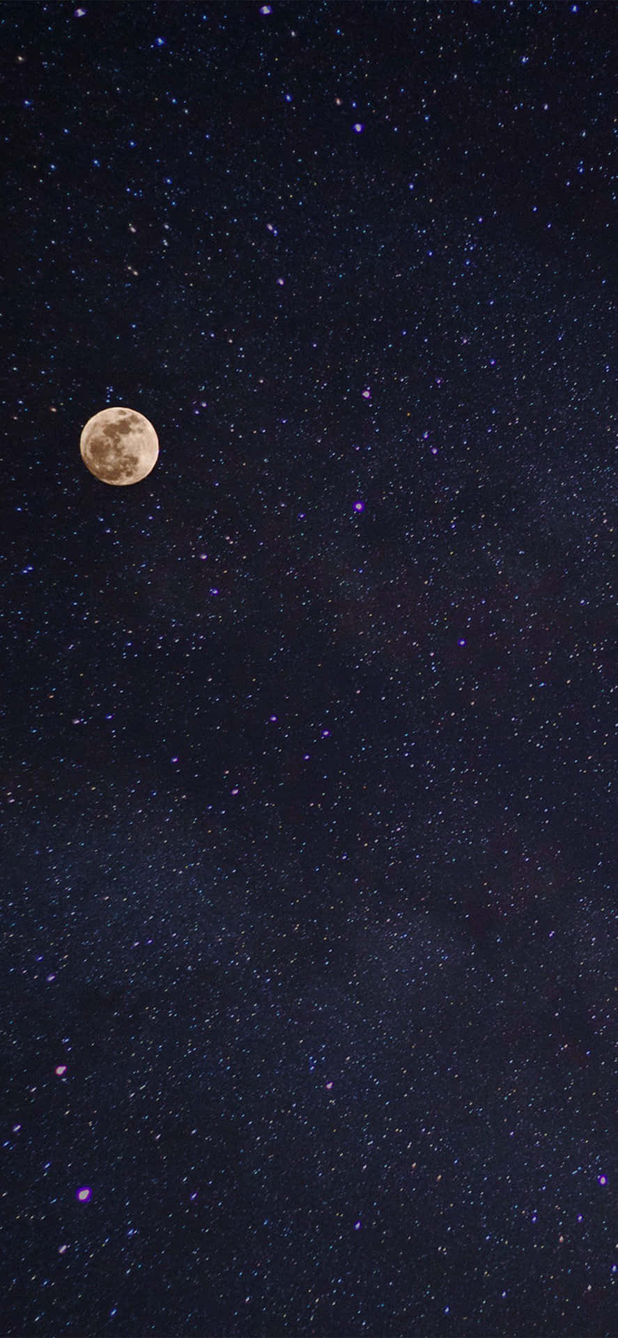 Lamajestuosa Luna Y Las Estrellas Iluminan El Cielo Nocturno. Fondo de pantalla
