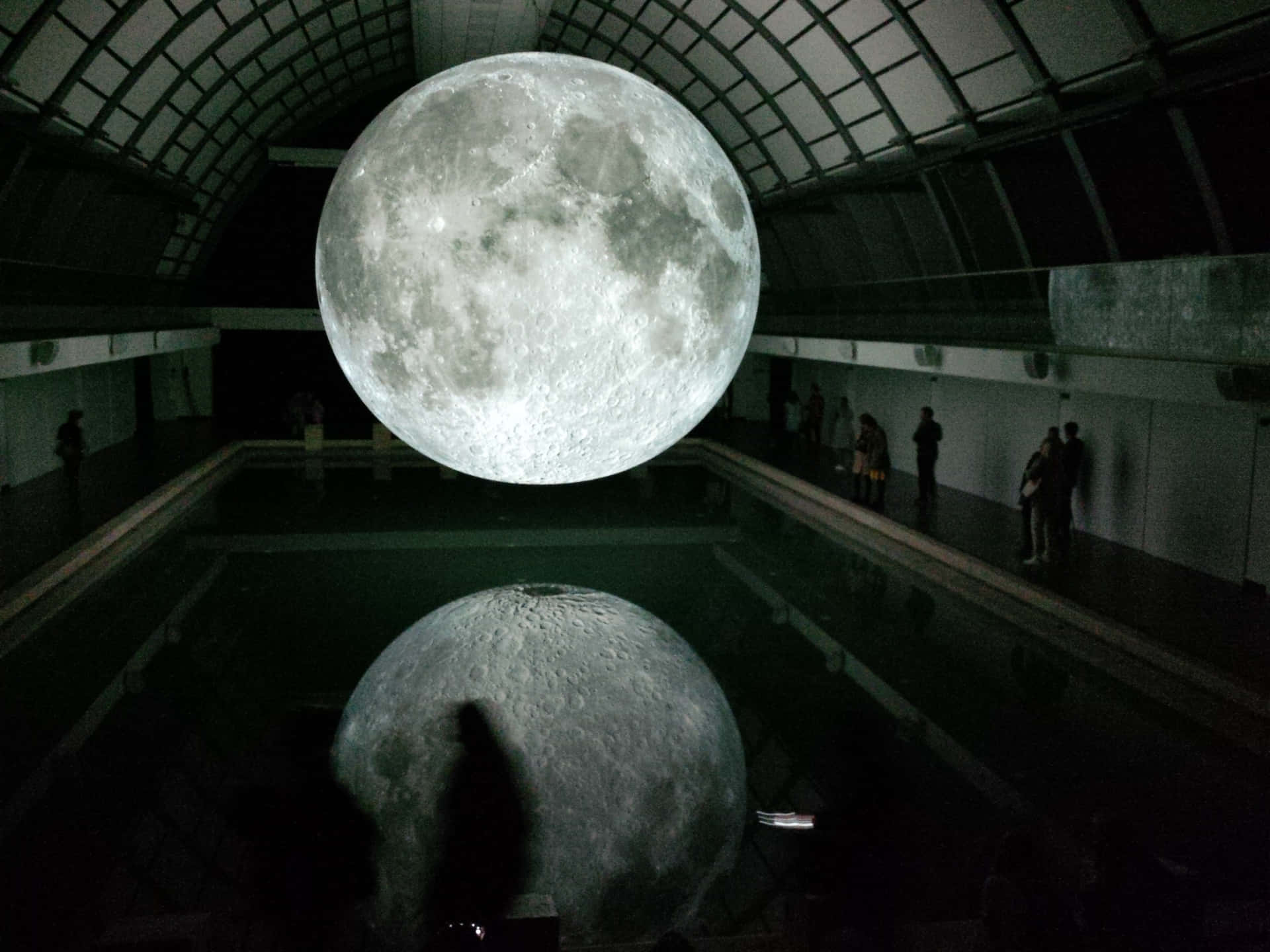 Immaginedi Un Museo Sotto La Luna Piena