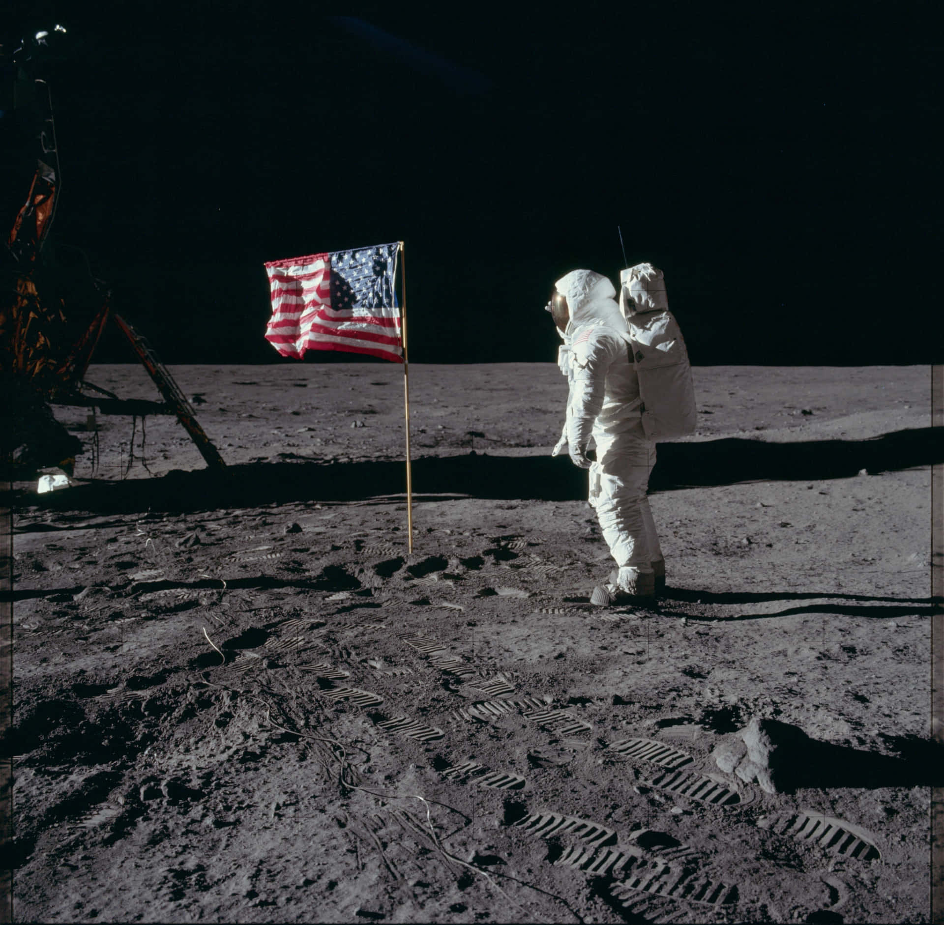 Billede af den Apollo 11 rummission af Måneoverfladen.