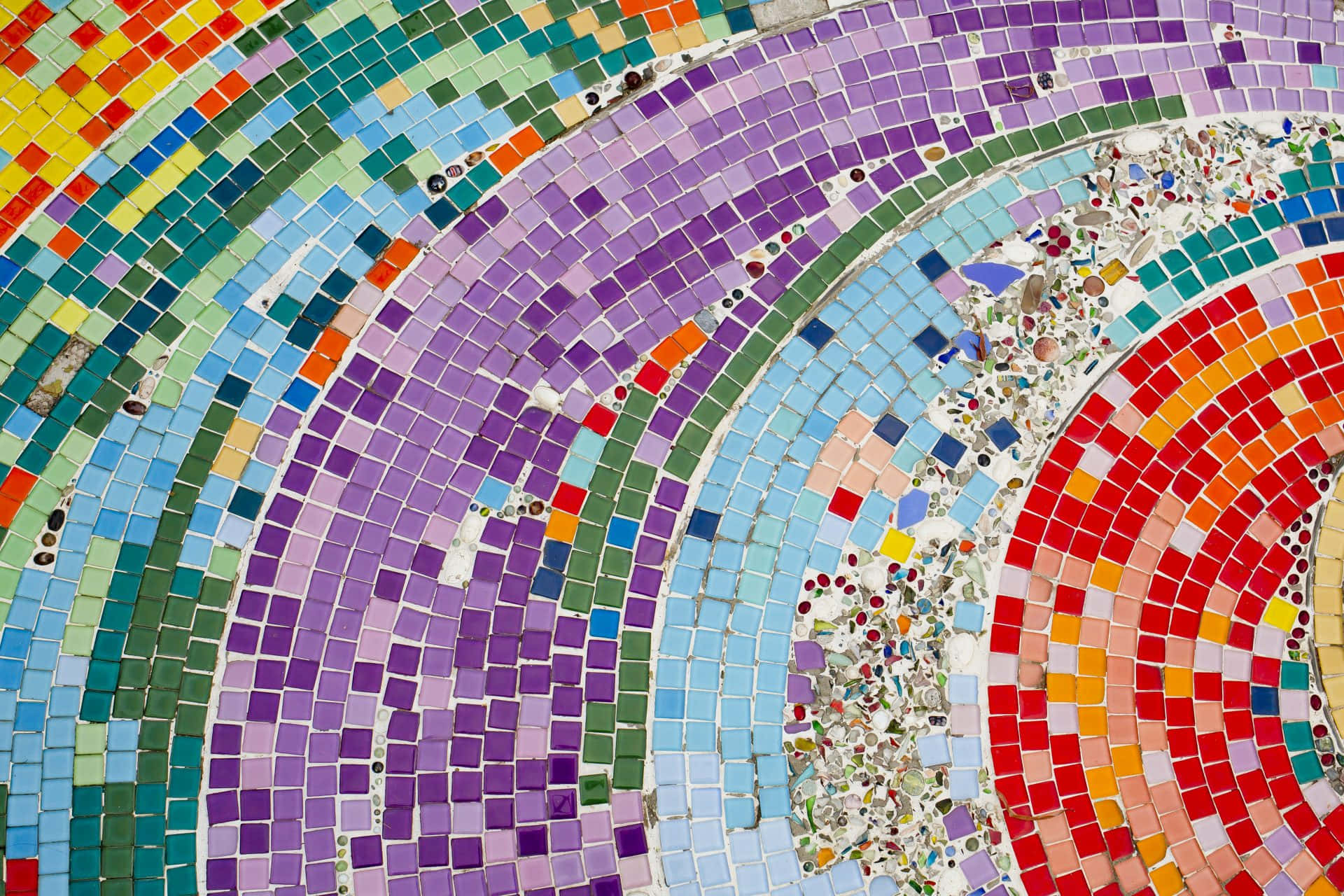 Enfarverig Mosaikeflisevæg