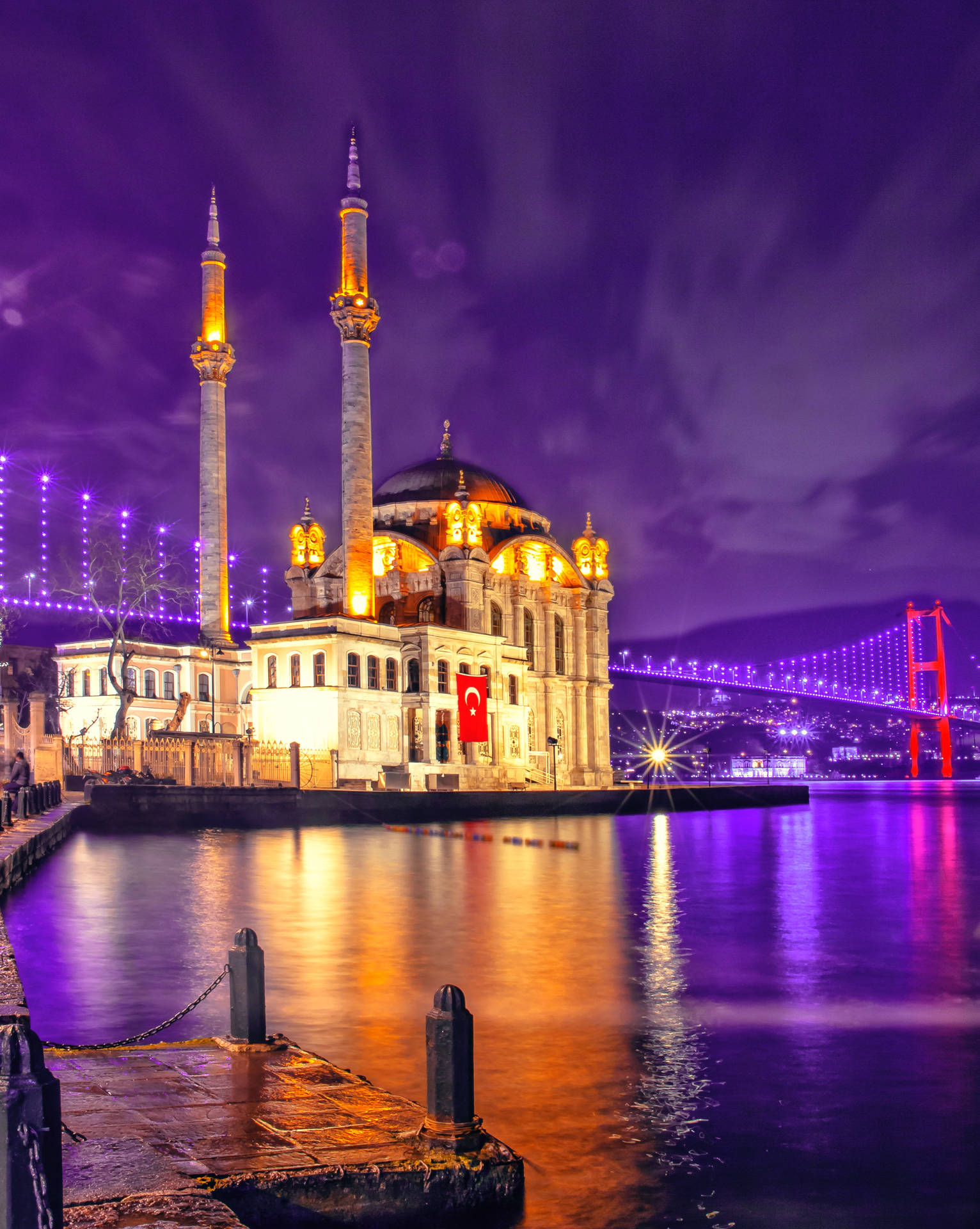 Stunning Istanbul Mosque During a Nighttime Wallpaper