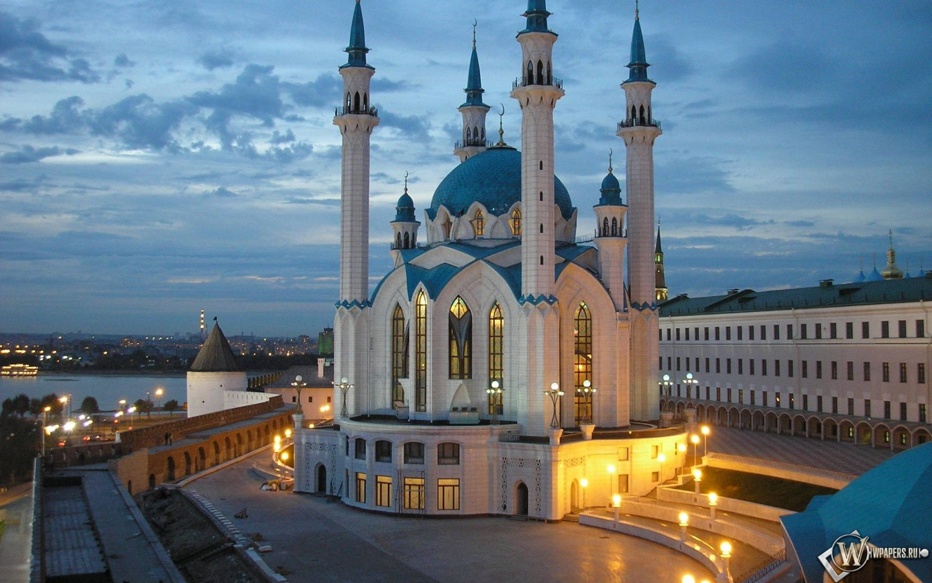 Mosque In Kazan At Night Wallpaper