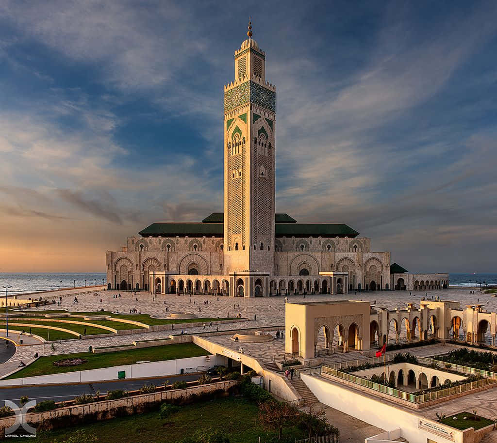 Tall Cool Mosque Structure Picture