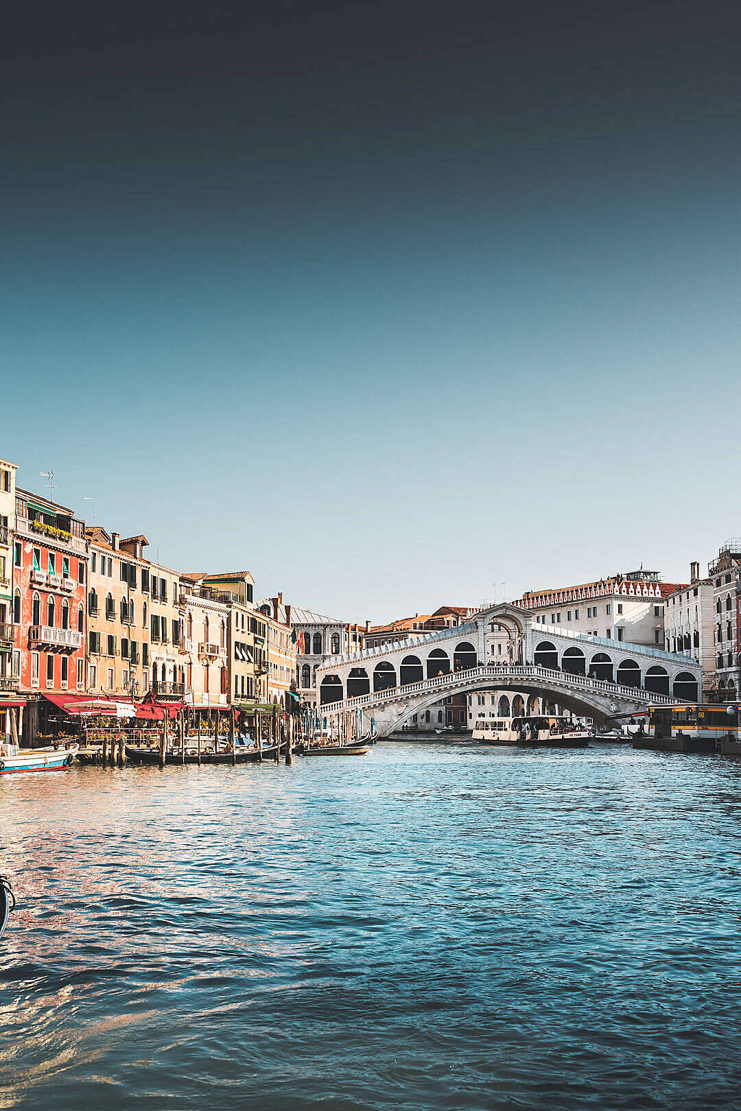 Det mest smukke HD Rialto-broen Venedig tapet Wallpaper