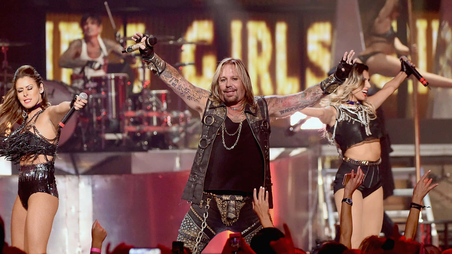 "Prepare for an Explosive Performance with Motley Crue" Wallpaper