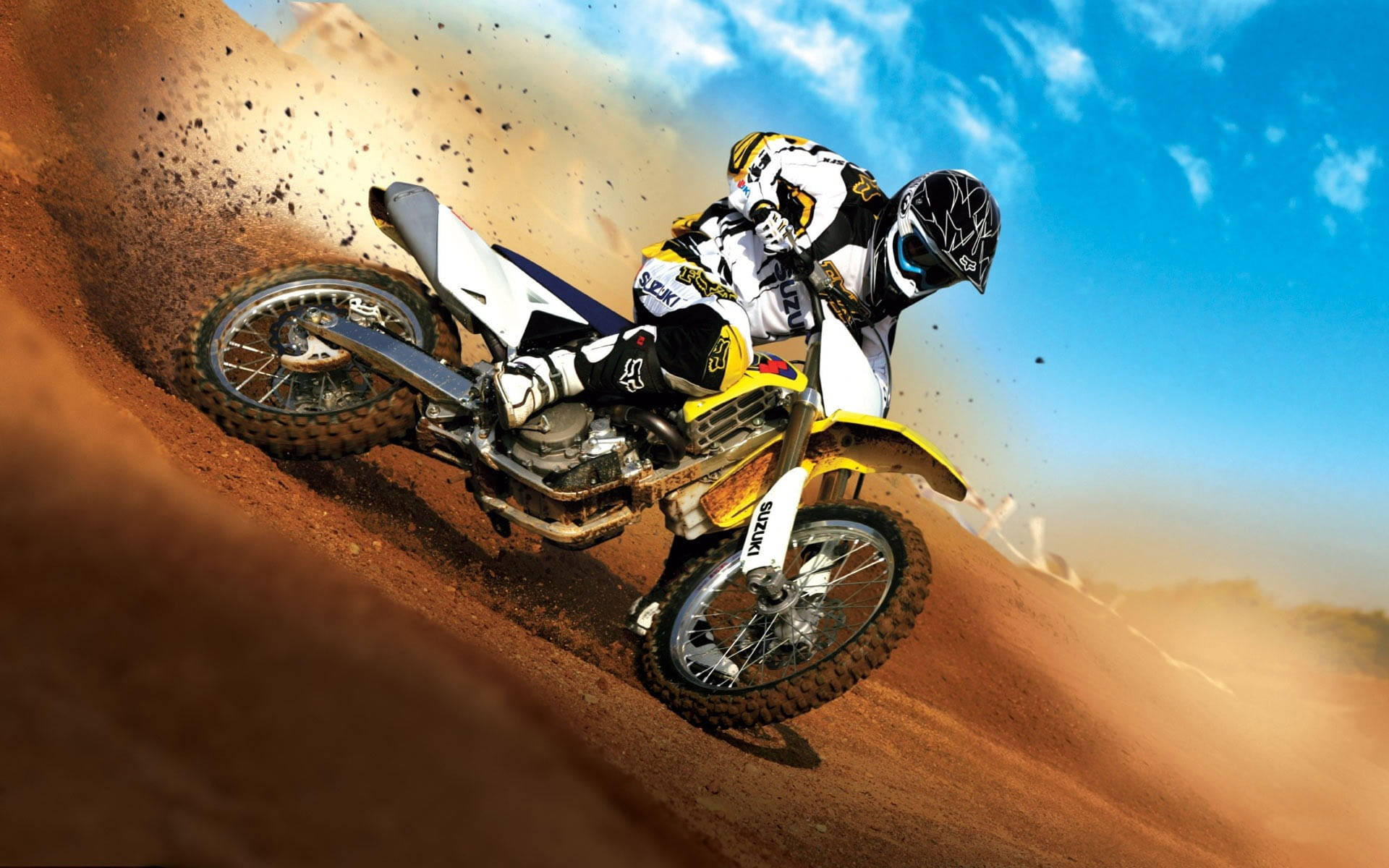 Motocross Suzuki Drifting Desert Wallpaper