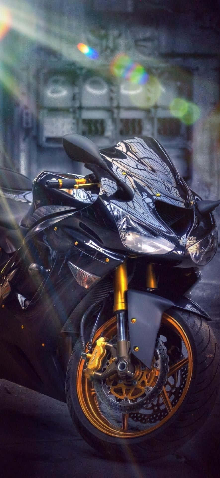Udforsk verden med lethed på en motorcykel med din iPhone. Wallpaper