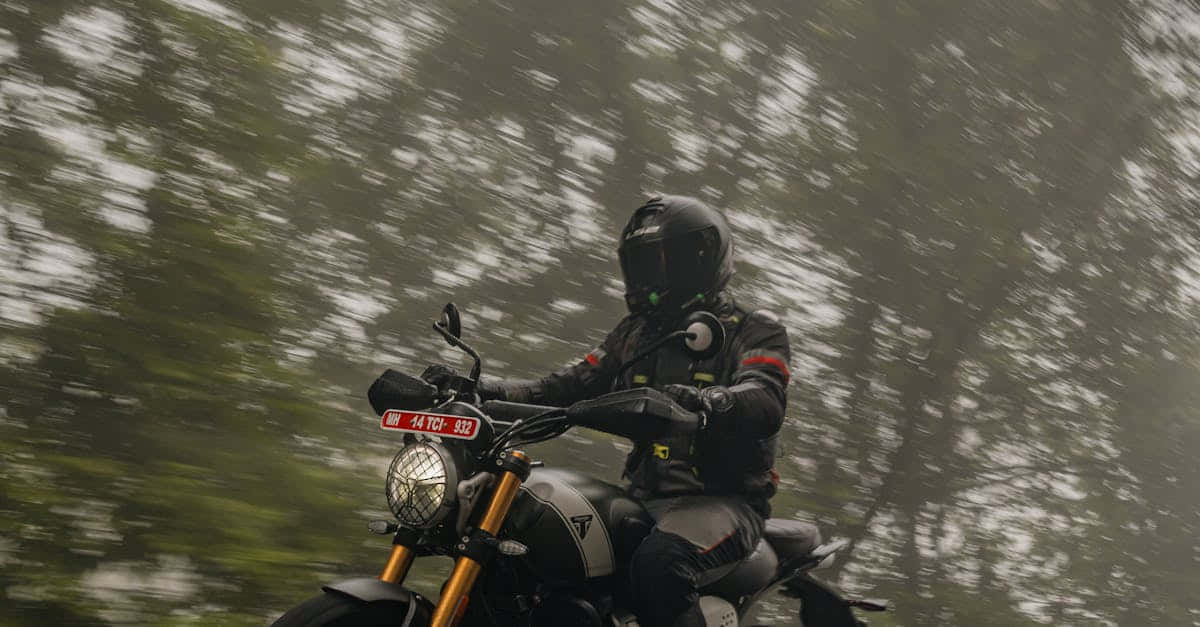 Motorrijder Snelheidsvervaging Bos Achtergrond Achtergrond